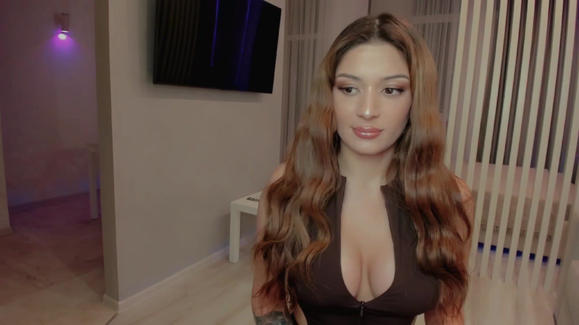 Gallery image thumbnail from Angel_on_Duty's myfreecams stream on, 07/04/2025, 24:07 image 3 of 20