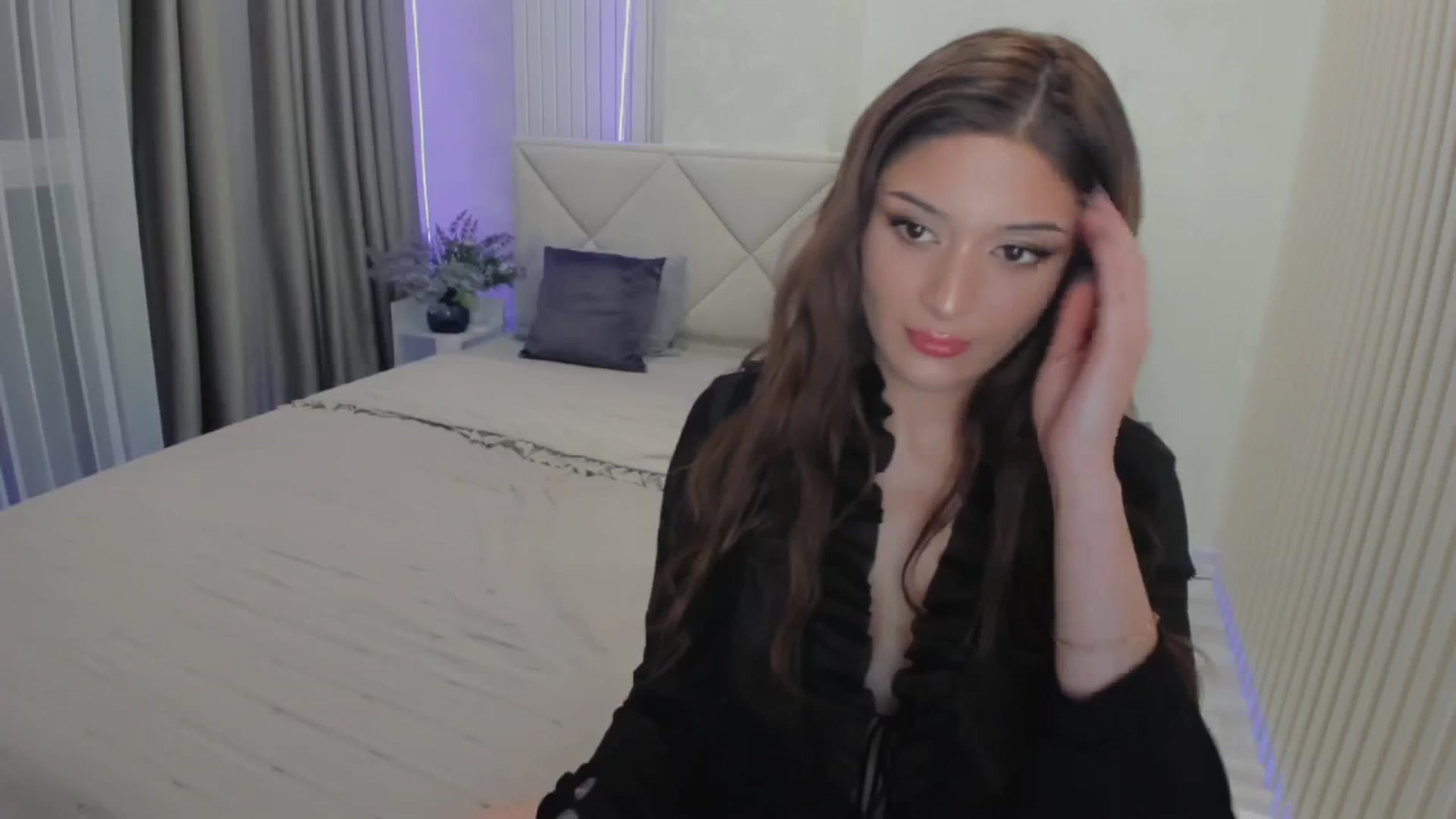 Gallery image thumbnail from Angel_on_Duty's myfreecams stream on, 07/20/2025, 01:00 image 5 of 20