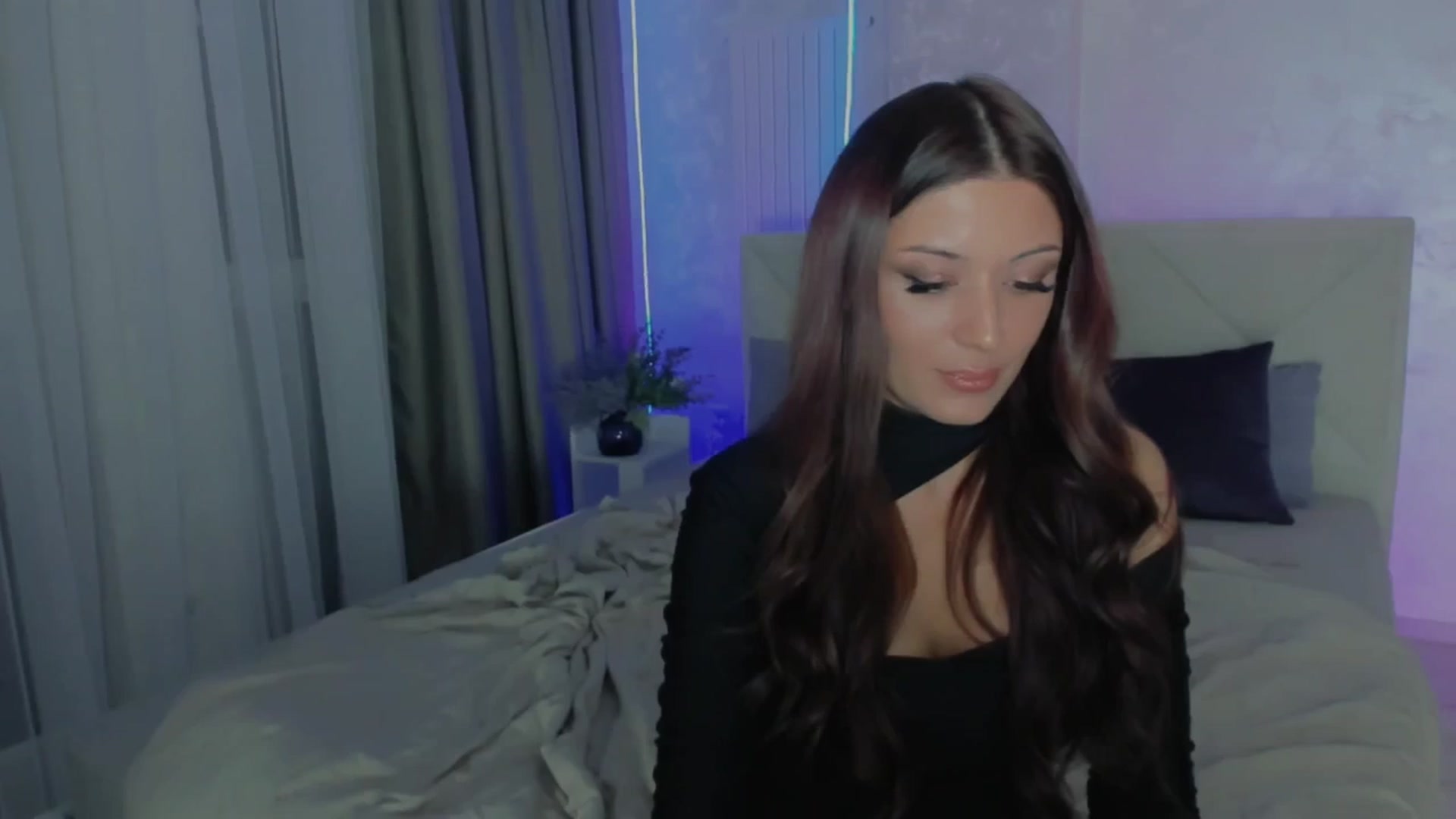 Gallery image thumbnail from Angel_on_Duty's myfreecams stream on, 07/26/2025, 24:30 image 4 of 20