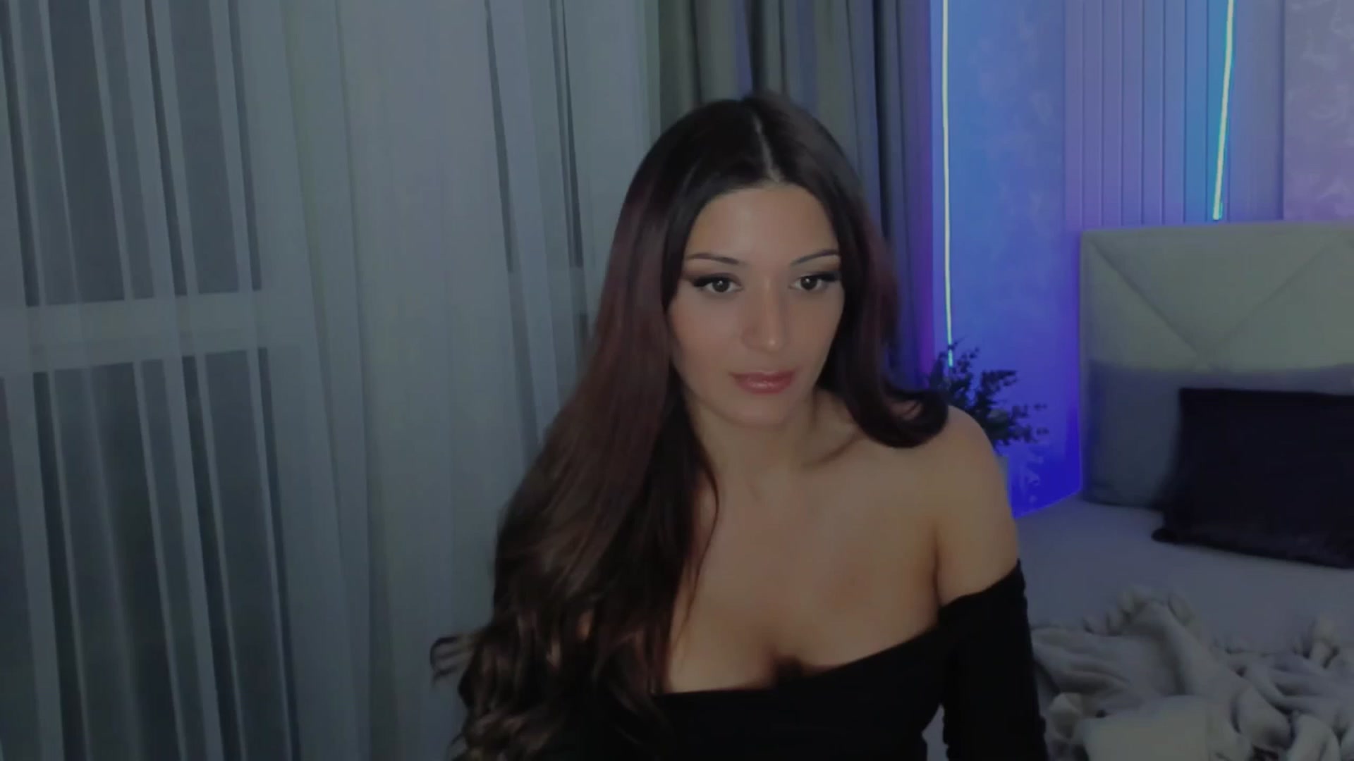 Gallery image thumbnail from Angel_on_Duty's myfreecams stream on, 07/26/2025, 01:12 image 3 of 20