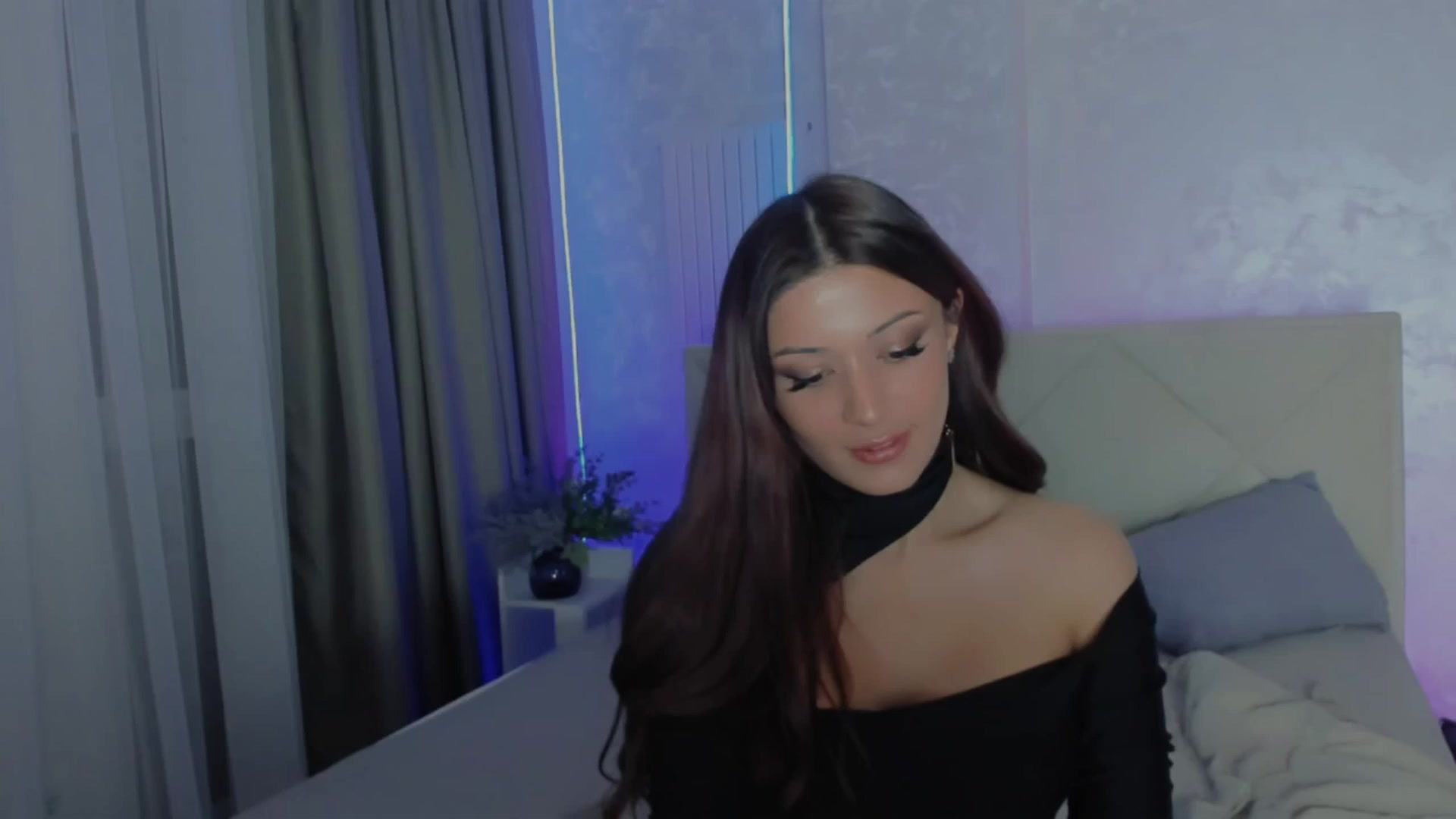 Gallery image thumbnail from Angel_on_Duty's myfreecams stream on, 07/26/2025, 01:12 image 1 of 20