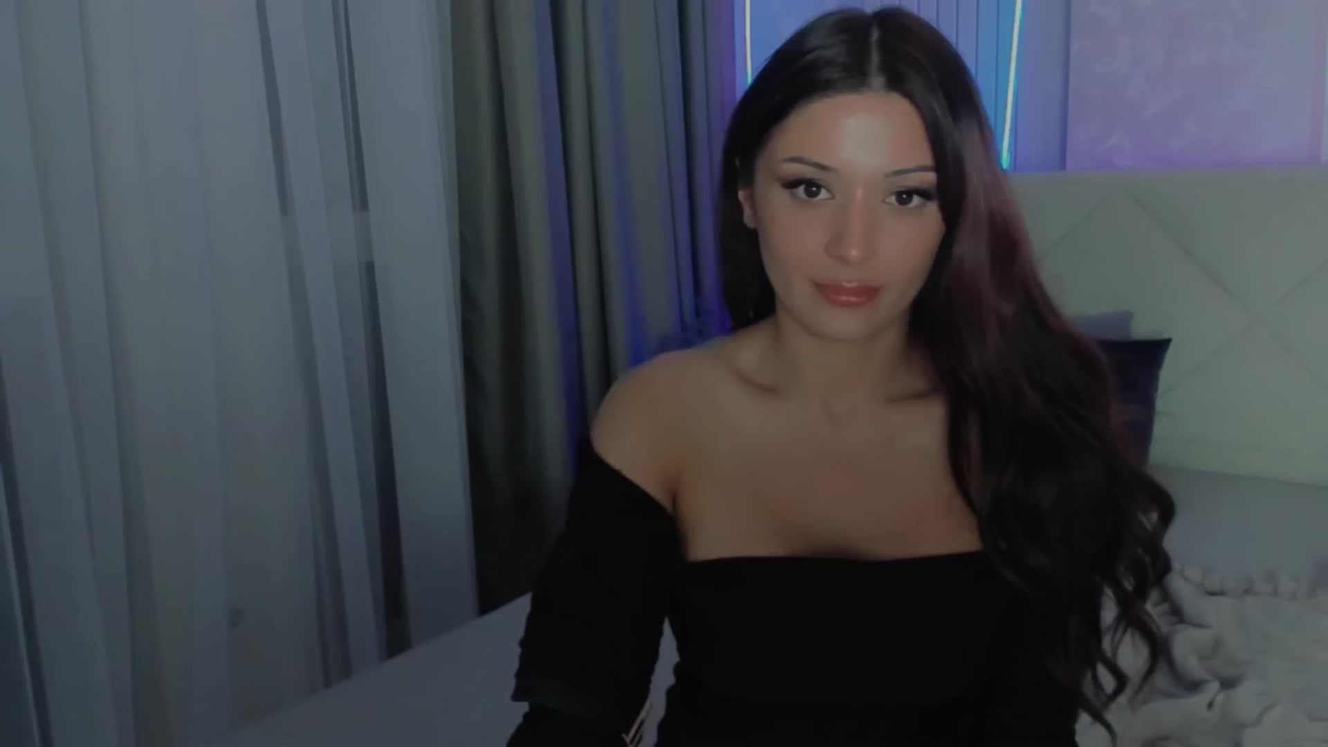 Gallery image thumbnail from Angel_on_Duty's myfreecams stream on, 07/26/2025, 01:12 image 18 of 20