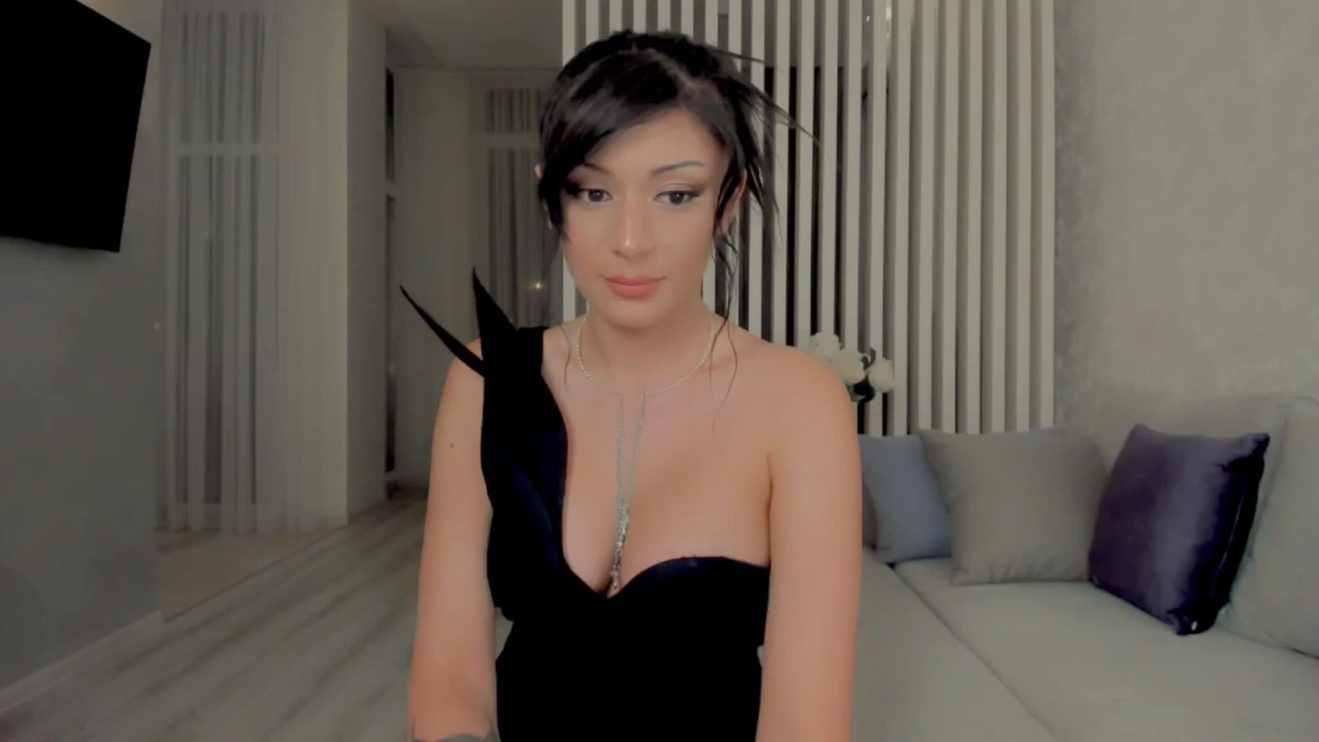 Gallery image thumbnail from Angel_on_Duty's myfreecams stream on, 08/13/2025, 23:03 image 3 of 20