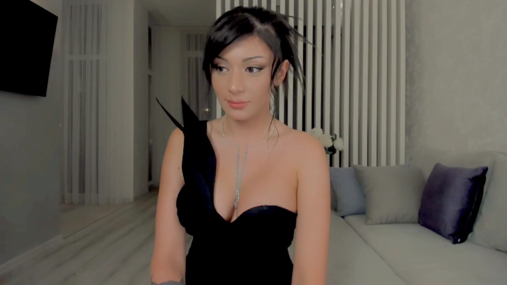 Gallery image thumbnail from Angel_on_Duty's myfreecams stream on, 08/13/2025, 23:03 image 7 of 20