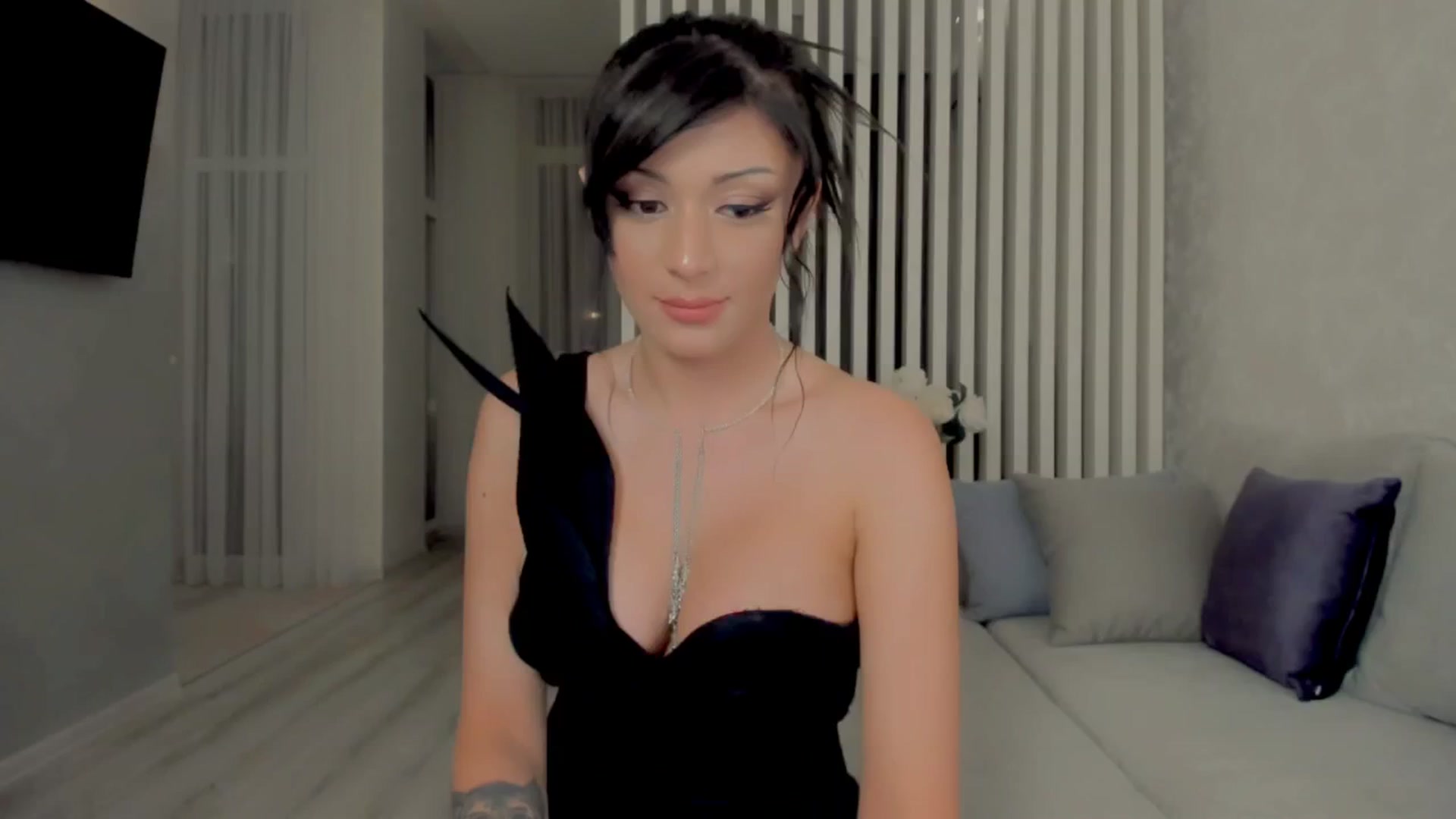 Gallery image thumbnail from Angel_on_Duty's myfreecams stream on, 08/13/2025, 23:03 image 15 of 20