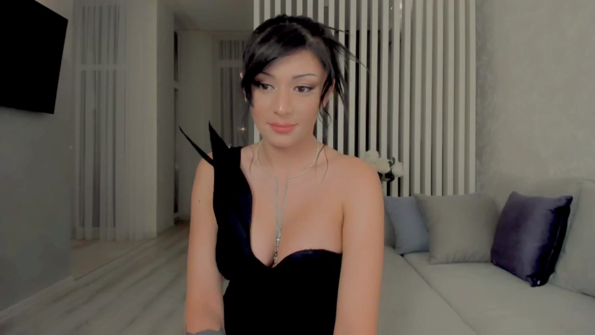 Gallery image thumbnail from Angel_on_Duty's myfreecams stream on, 08/13/2025, 23:03 image 2 of 20