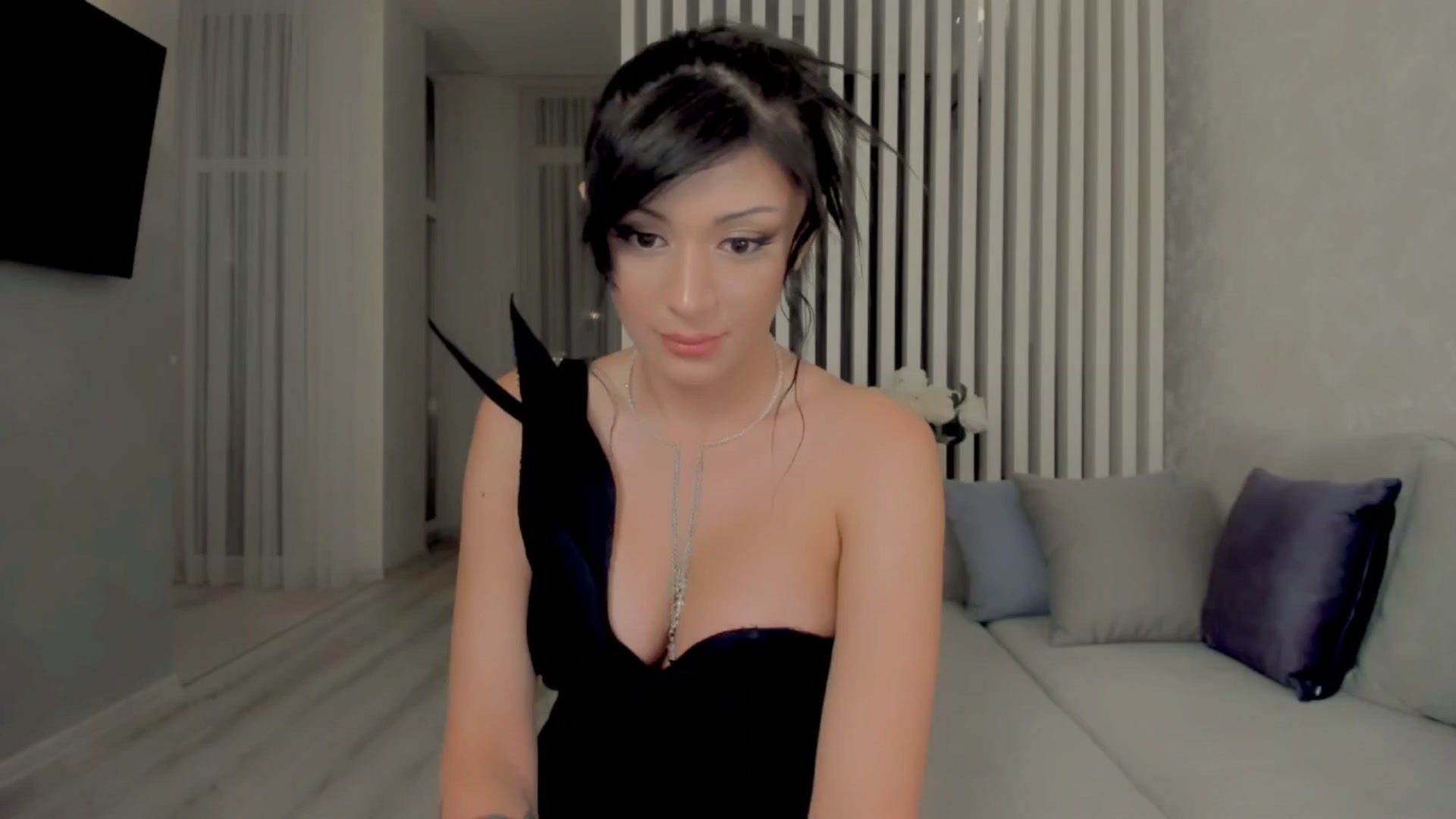 Gallery image thumbnail from Angel_on_Duty's myfreecams stream on, 08/13/2025, 23:03 image 5 of 20