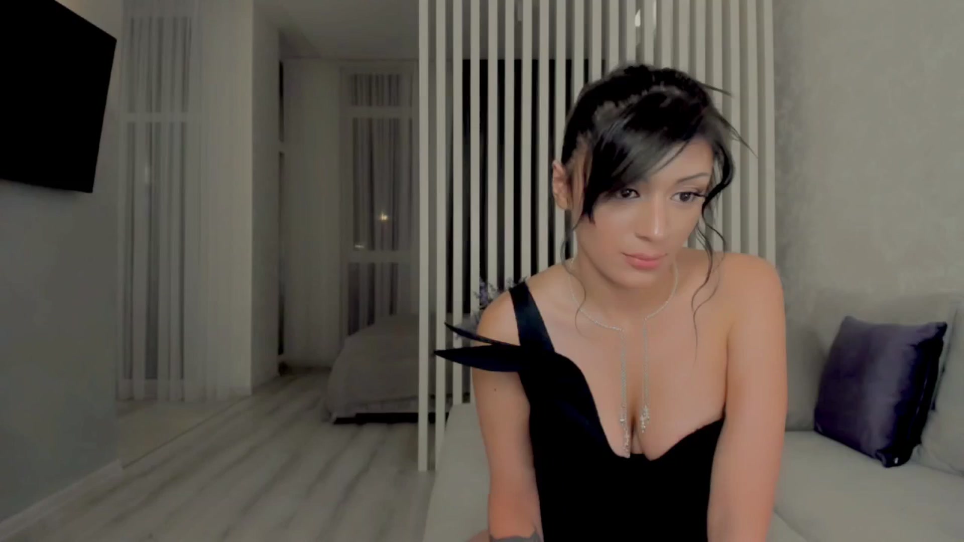 Gallery image thumbnail from Angel_on_Duty's myfreecams stream on, 08/14/2025, 24:15 image 1 of 20