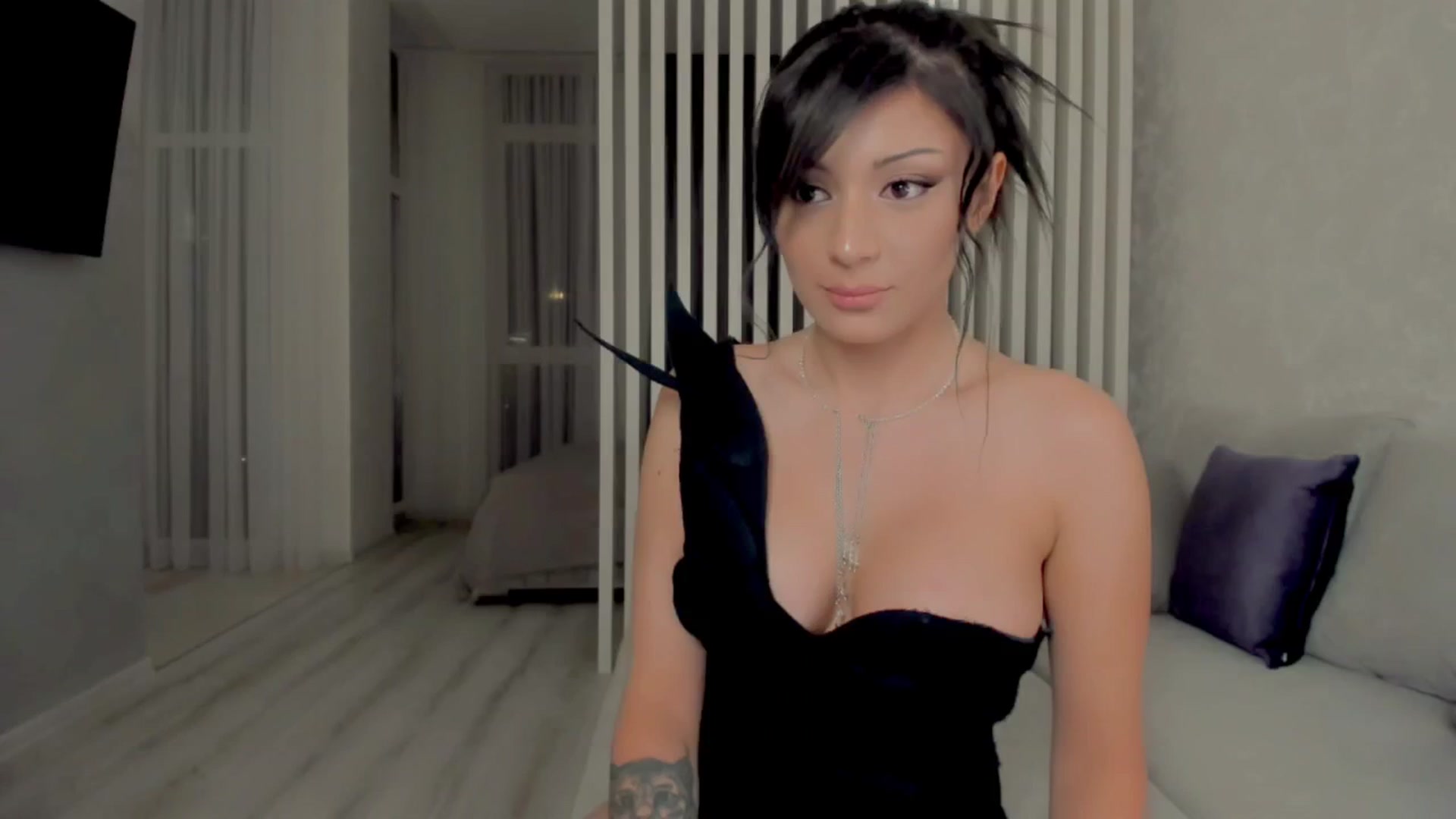 Gallery image thumbnail from Angel_on_Duty's myfreecams stream on, 08/14/2025, 24:15 image 12 of 20