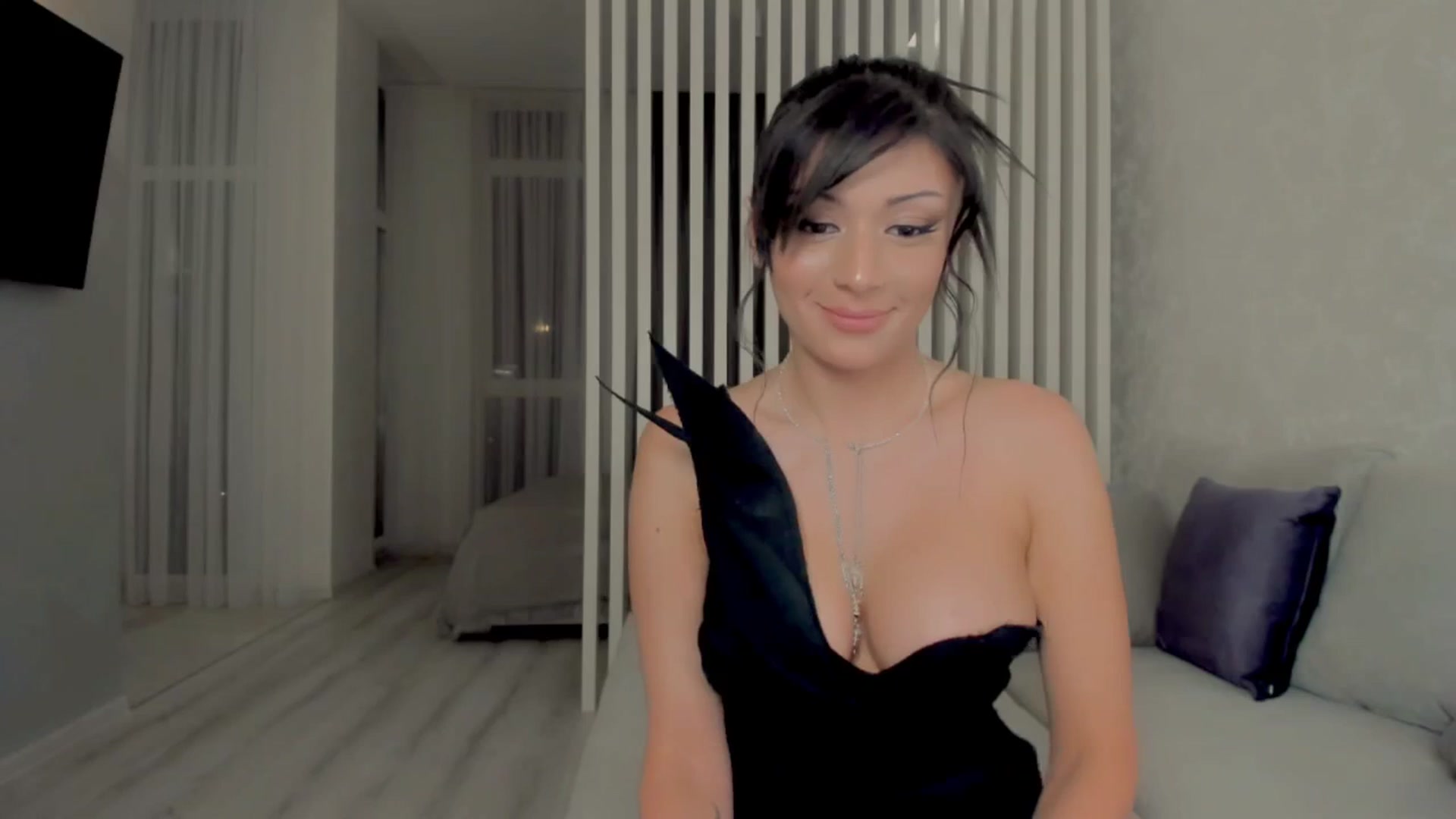 Gallery image thumbnail from Angel_on_Duty's myfreecams stream on, 08/14/2025, 24:15 image 14 of 20
