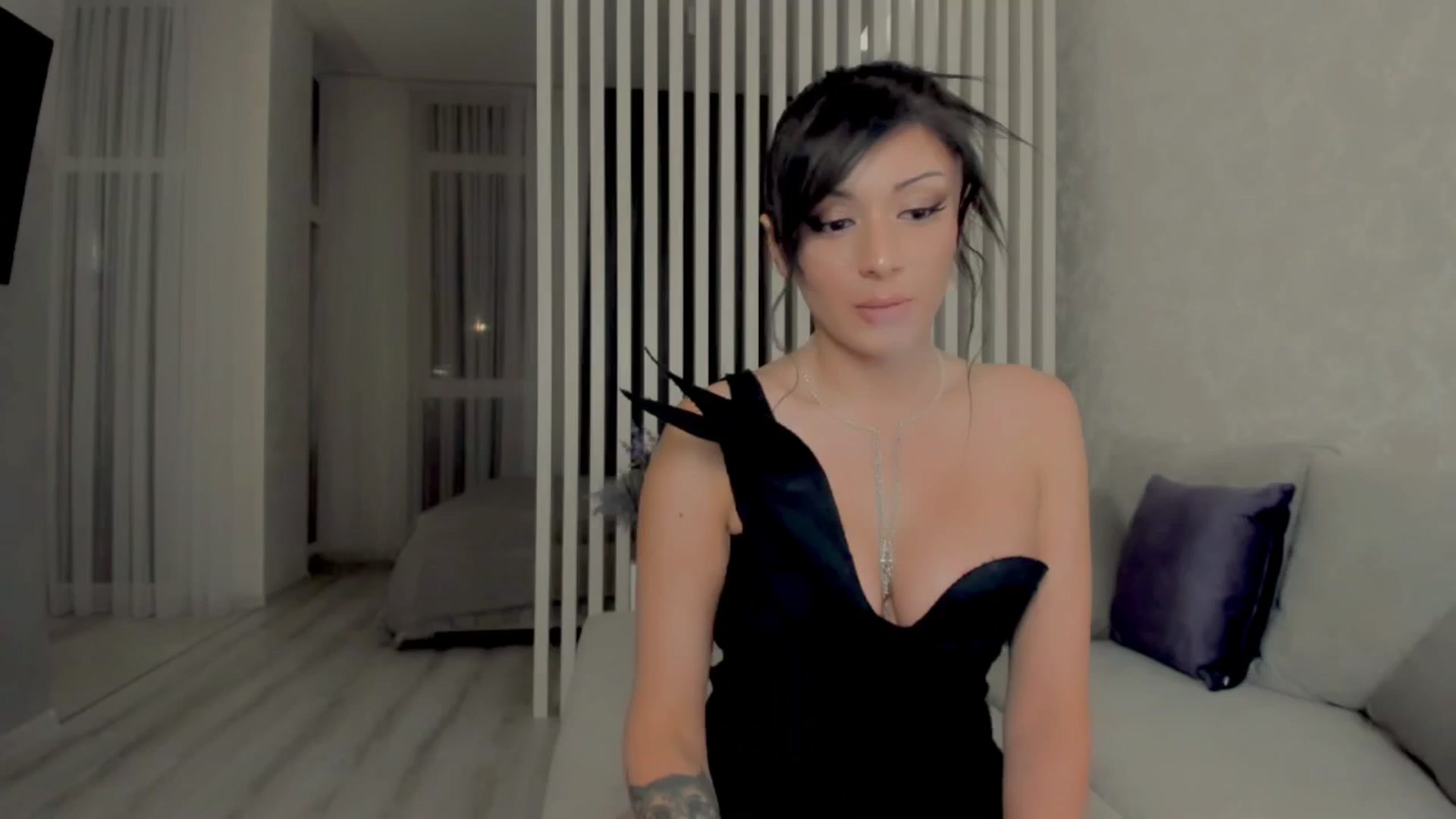 Gallery image thumbnail from Angel_on_Duty's myfreecams stream on, 08/14/2025, 24:15 image 2 of 20