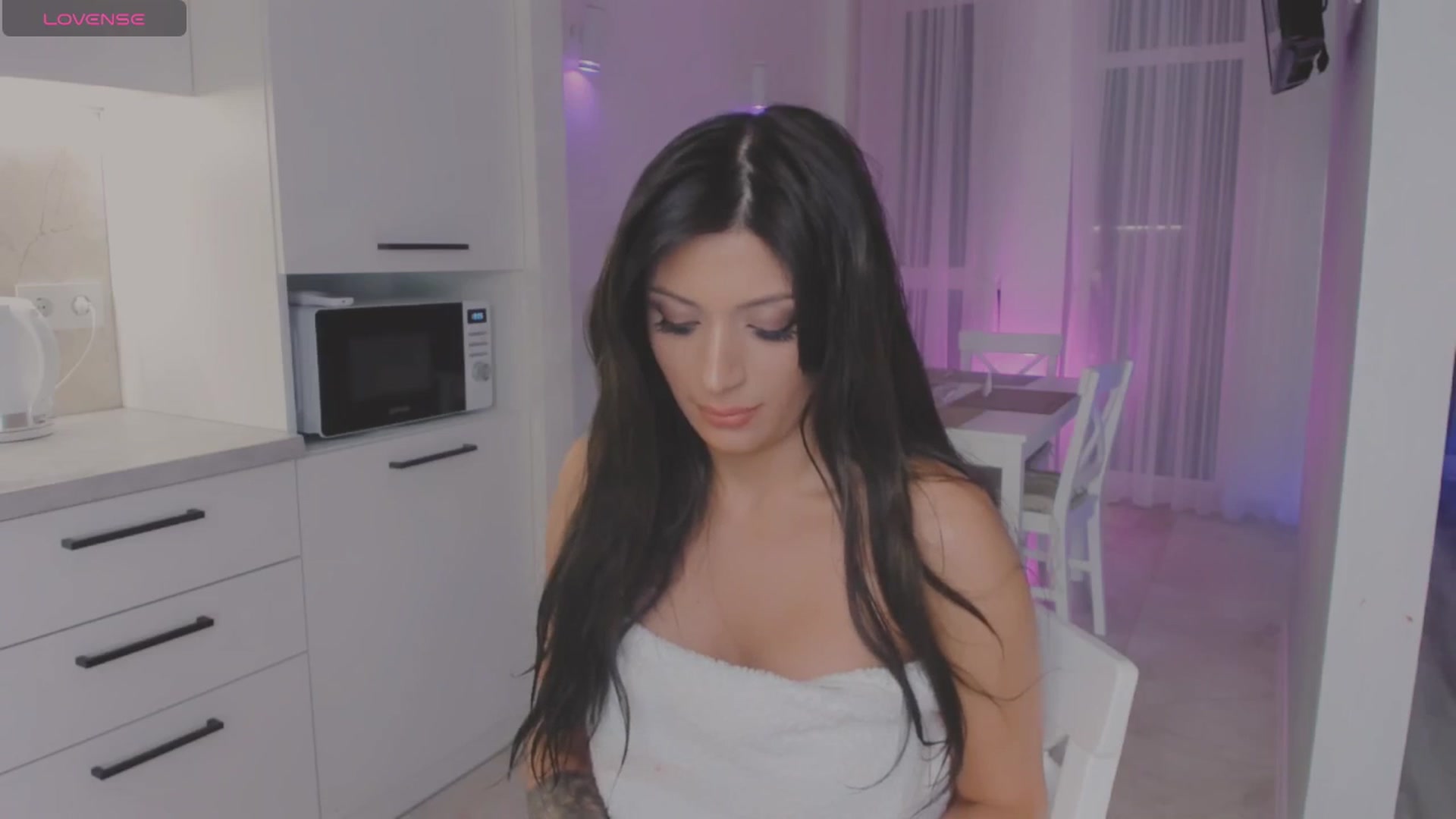 Gallery image thumbnail from Angel_on_Duty's myfreecams stream on, 08/23/2025, 02:27 image 9 of 20