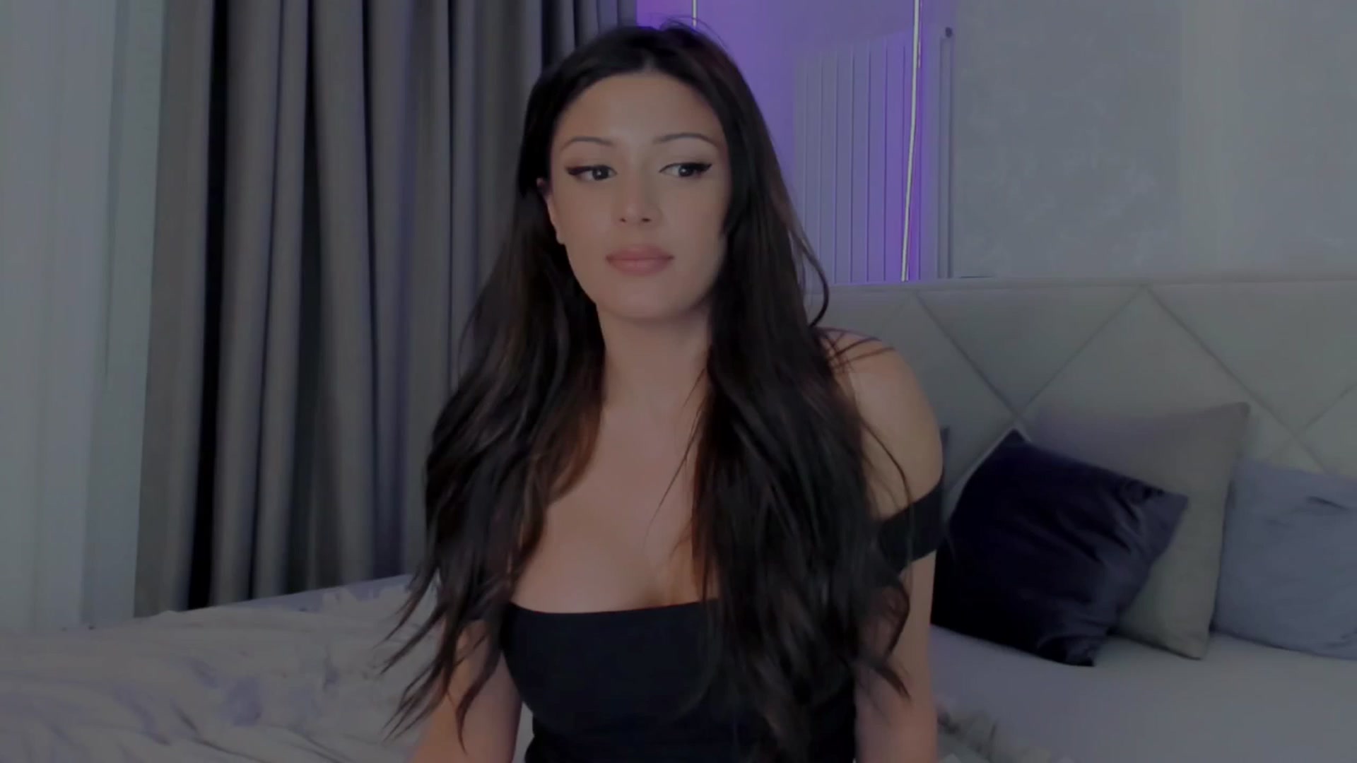 Gallery image thumbnail from Angel_on_Duty's myfreecams stream on, 09/07/2025, 23:07 image 19 of 20