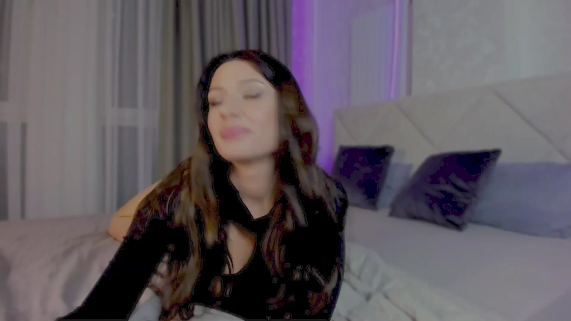 Gallery image thumbnail from Angel_on_Duty's myfreecams stream on, 09/12/2025, 01:52 image 2 of 20
