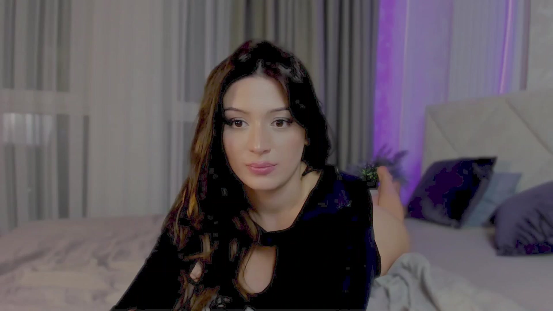 Gallery image thumbnail from Angel_on_Duty's myfreecams stream on, 09/12/2025, 03:20 image 14 of 20
