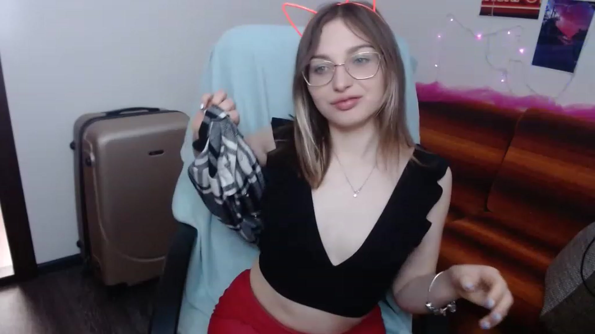 Gallery image thumbnail from Angel_pinky1's myfreecams stream on, 03/19/2023, 13:01 image 17 of 20
