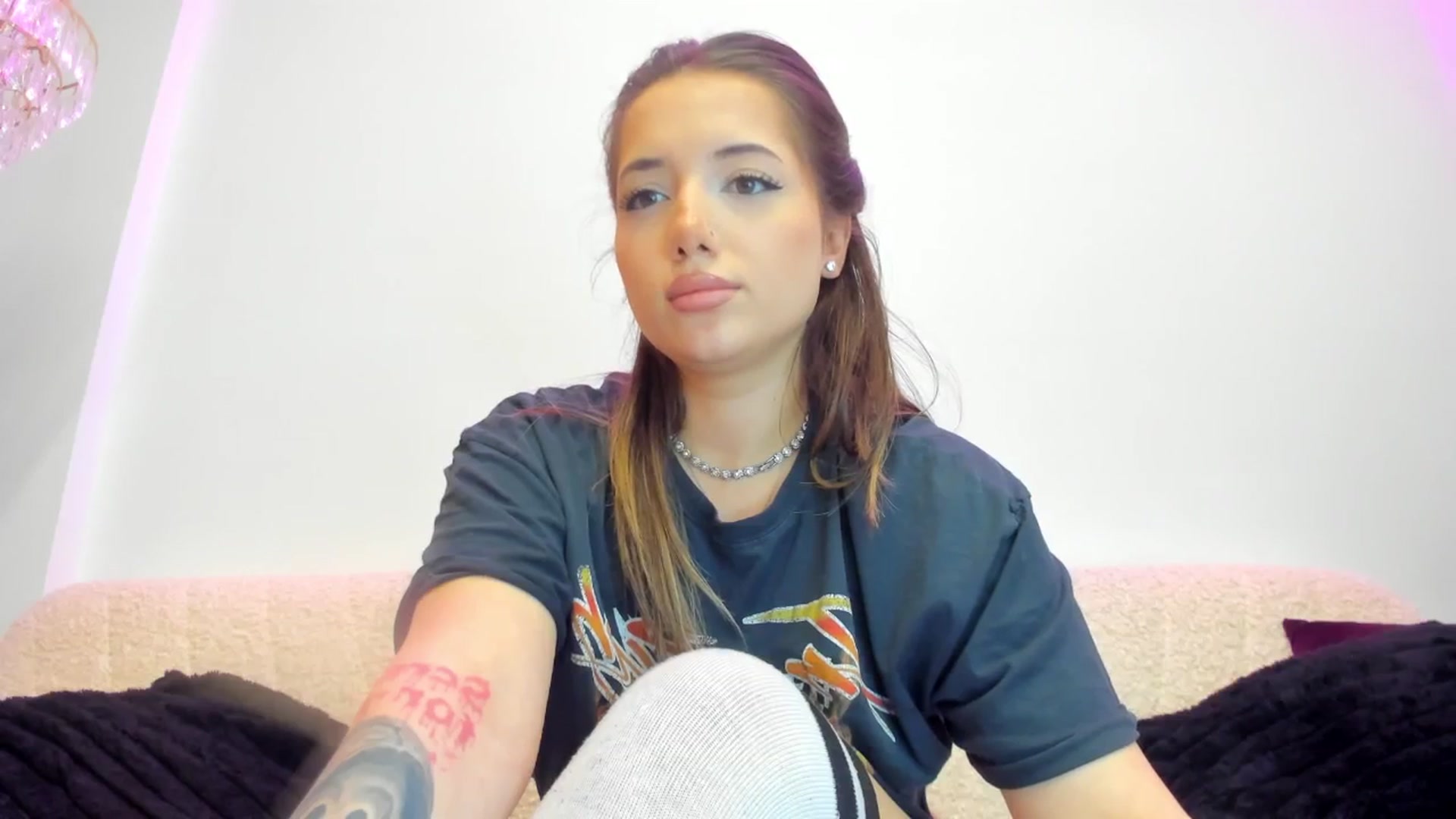 Gallery image thumbnail from Angel_vibe's myfreecams stream on, 01/27/2026, 24:01 image 8 of 20