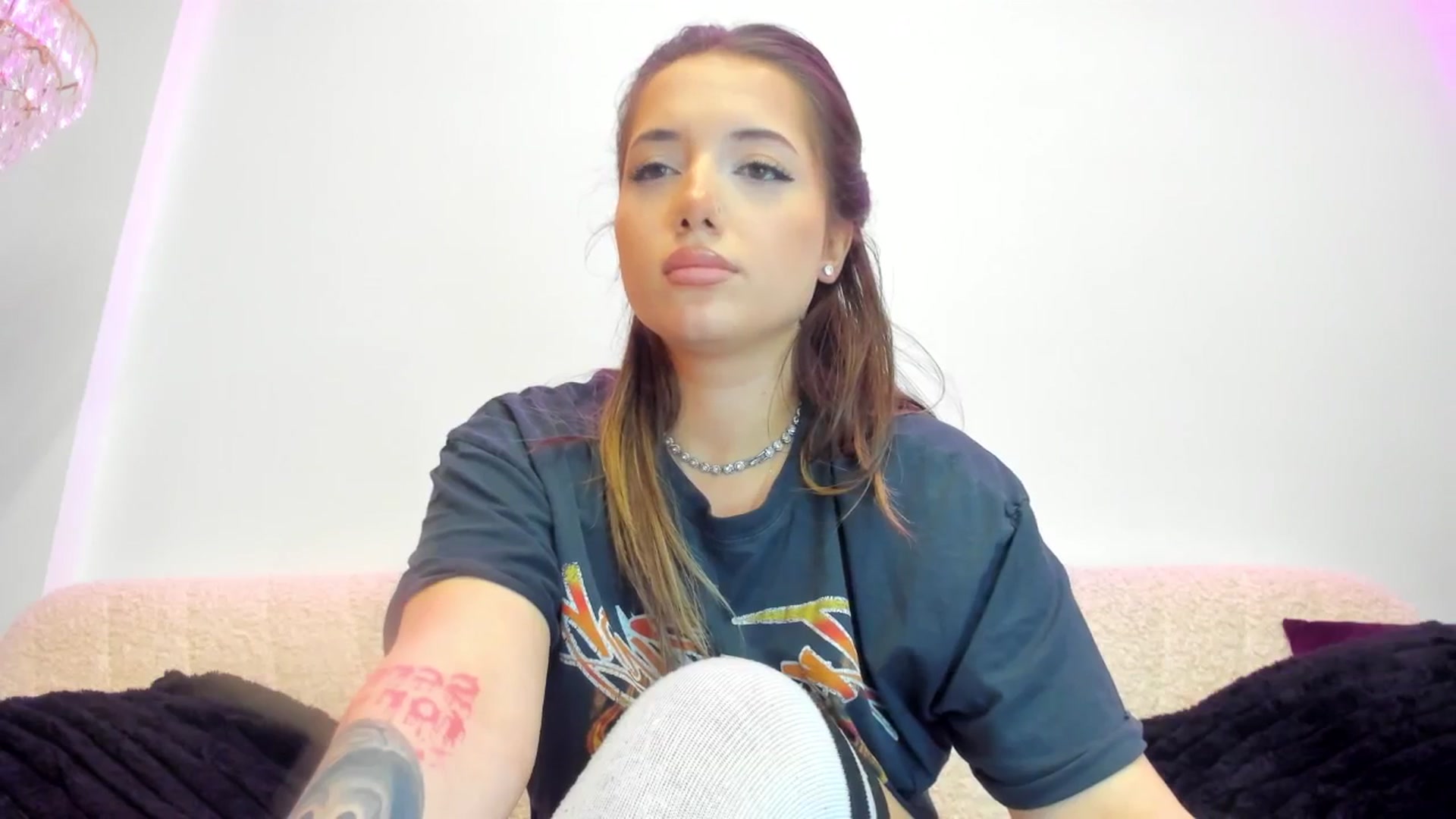 Gallery image thumbnail from Angel_vibe's myfreecams stream on, 01/27/2026, 24:01 image 9 of 20