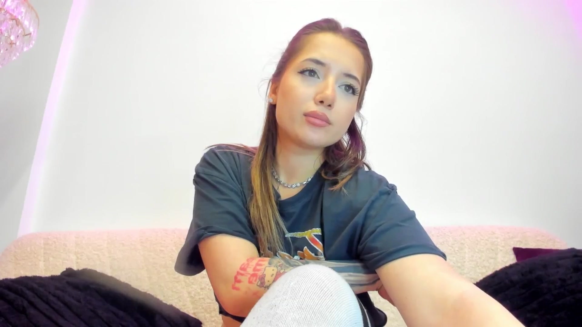 Gallery image thumbnail from Angel_vibe's myfreecams stream on, 01/27/2026, 24:01 image 5 of 20