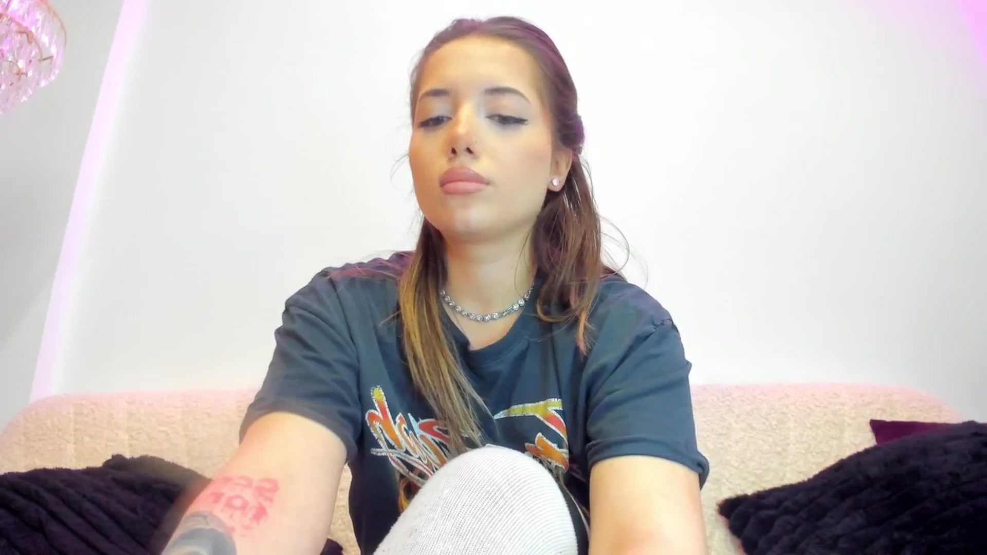 Gallery image thumbnail from Angel_vibe's myfreecams stream on, 01/27/2026, 24:01 image 7 of 20