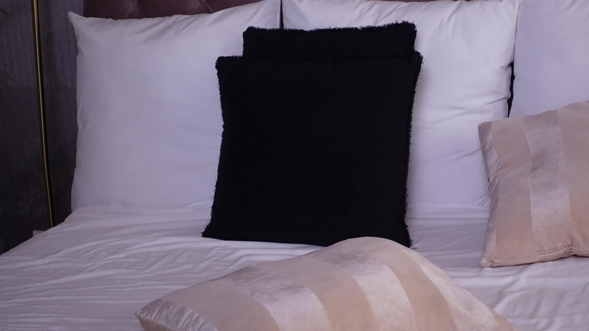 Gallery image thumbnail from AngelaFaye's myfreecams stream on, 05/23/2023, 15:16 image 8 of 20