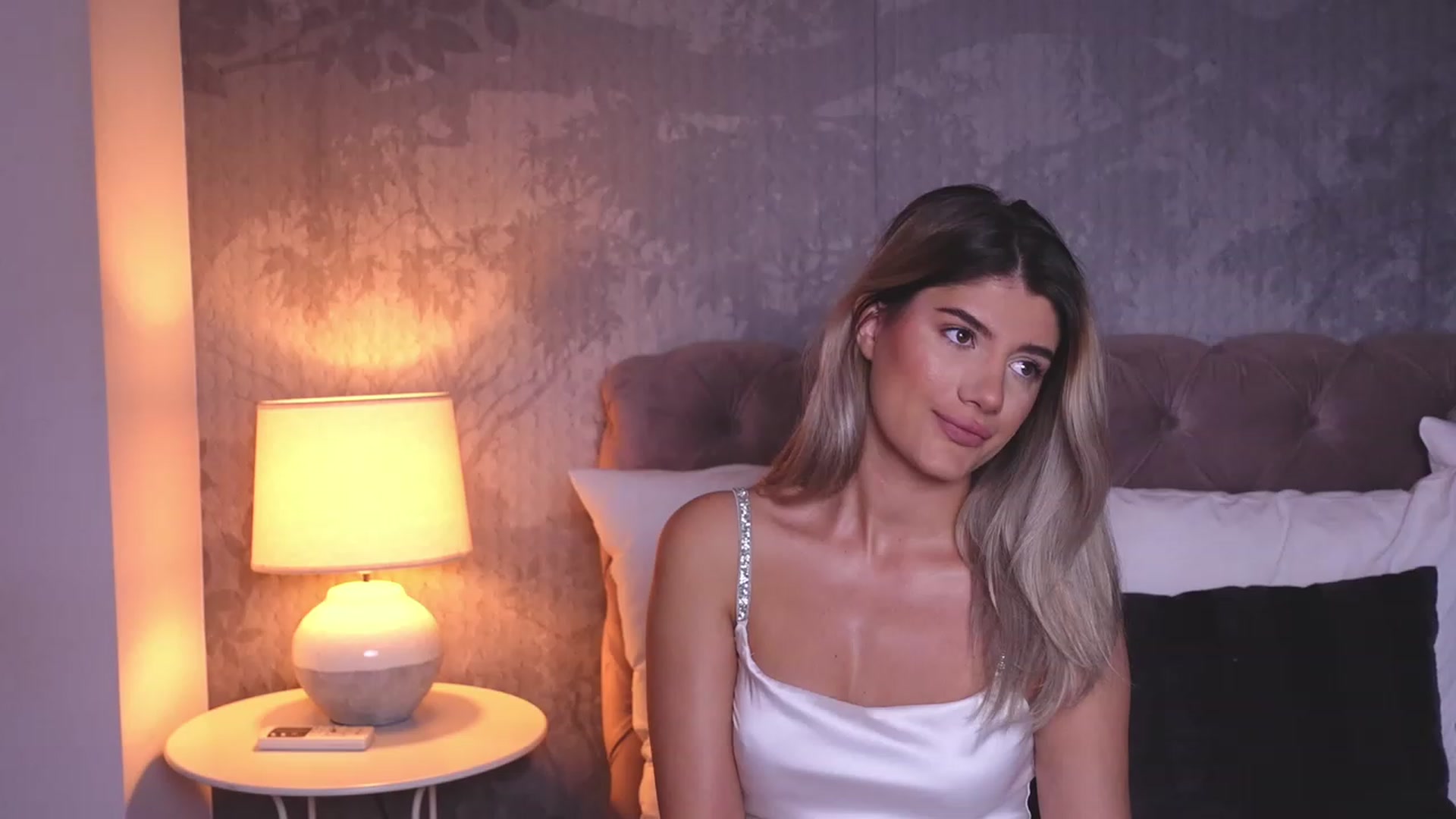 Gallery image thumbnail from AngelaFaye's myfreecams stream on, 09/20/2023, 06:47 image 6 of 20