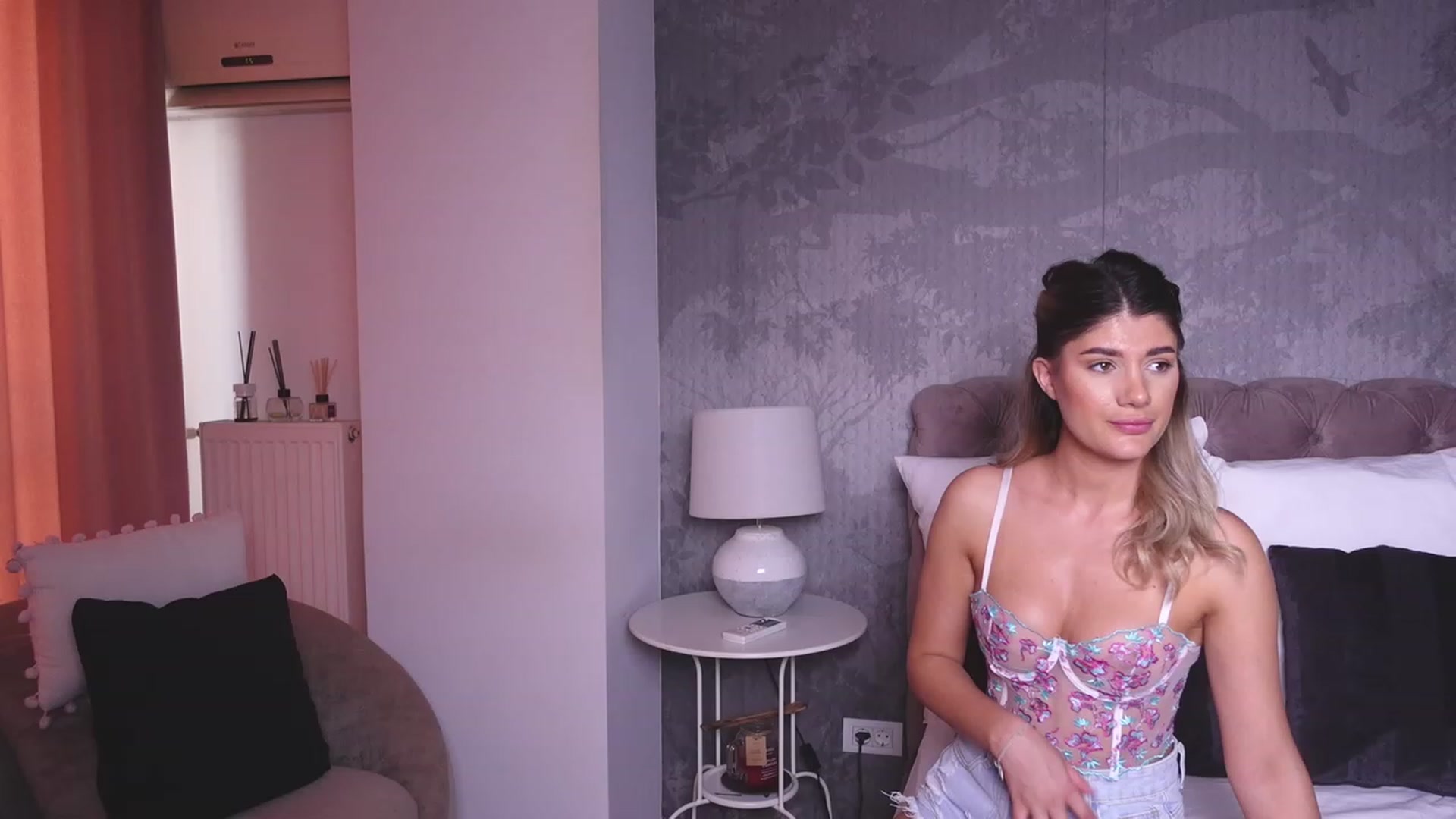 Gallery image thumbnail from AngelaFaye's myfreecams stream on, 09/26/2023, 10:32 image 13 of 20