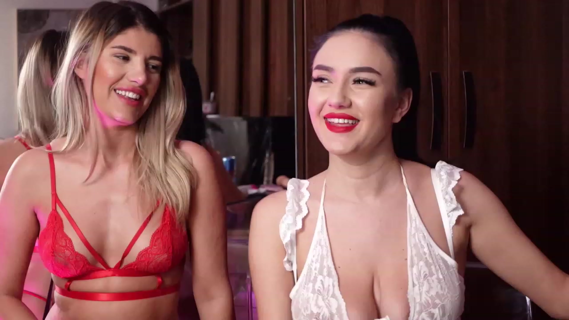 Gallery image thumbnail from AngelaFaye's myfreecams stream on, 09/28/2023, 11:53 image 11 of 20