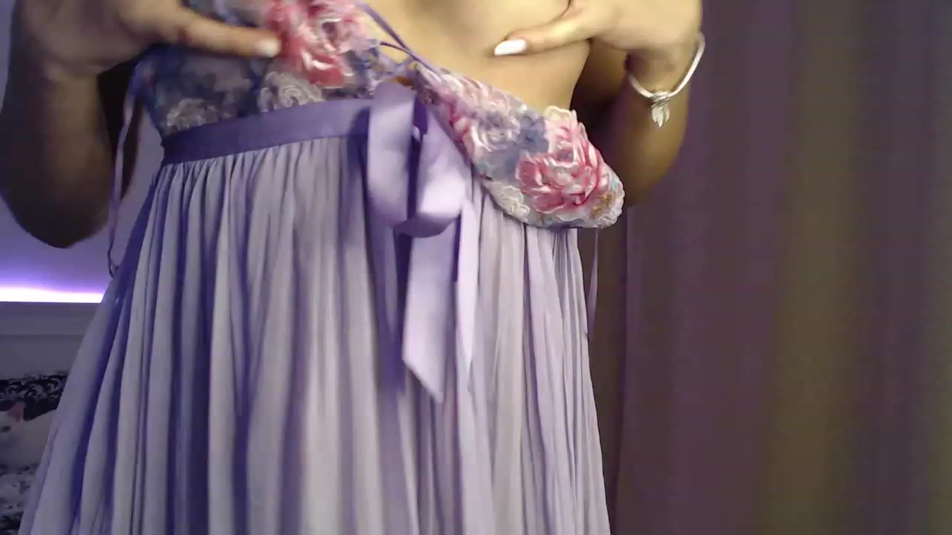Gallery image thumbnail from AngelaFaye's myfreecams stream on, 10/18/2023, 13:11 image 7 of 20