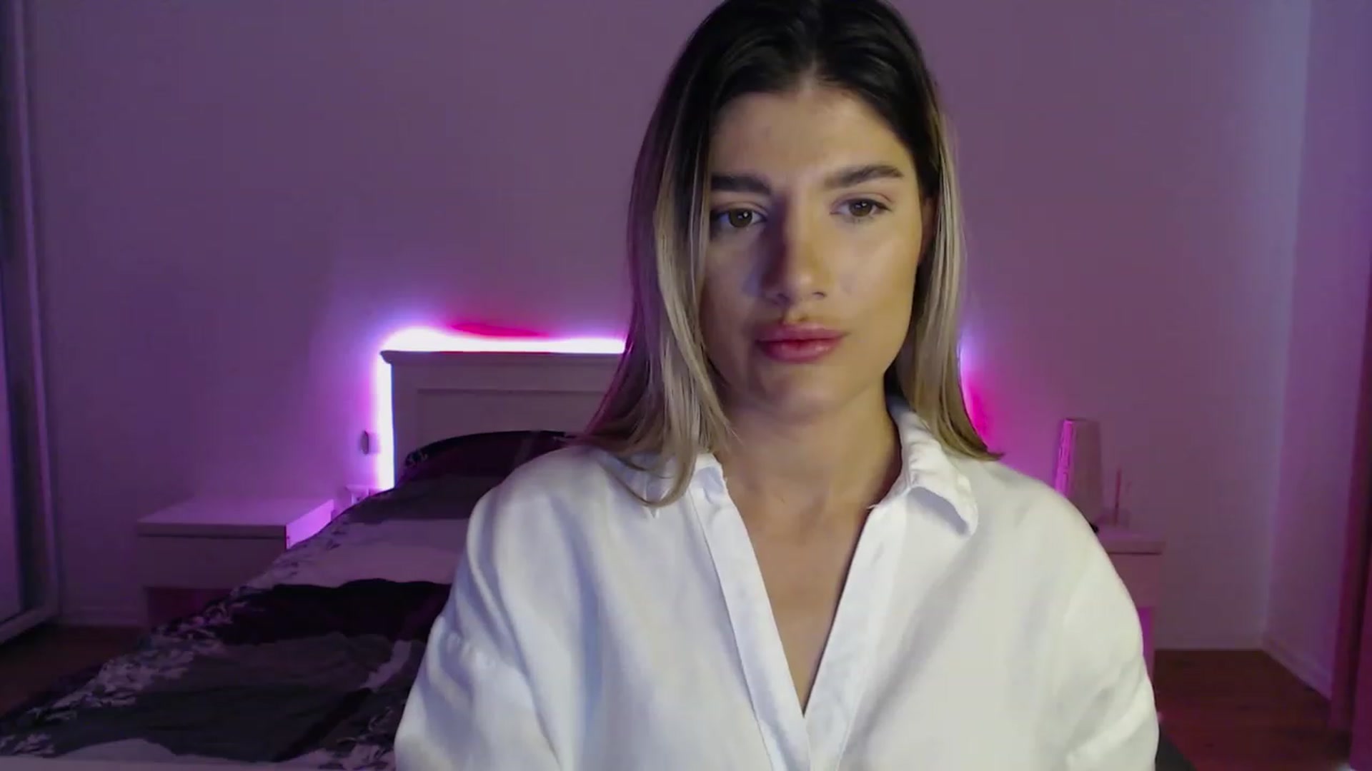 Gallery image thumbnail from AngelaFaye's myfreecams stream on, 10/19/2023, 10:05 image 15 of 20