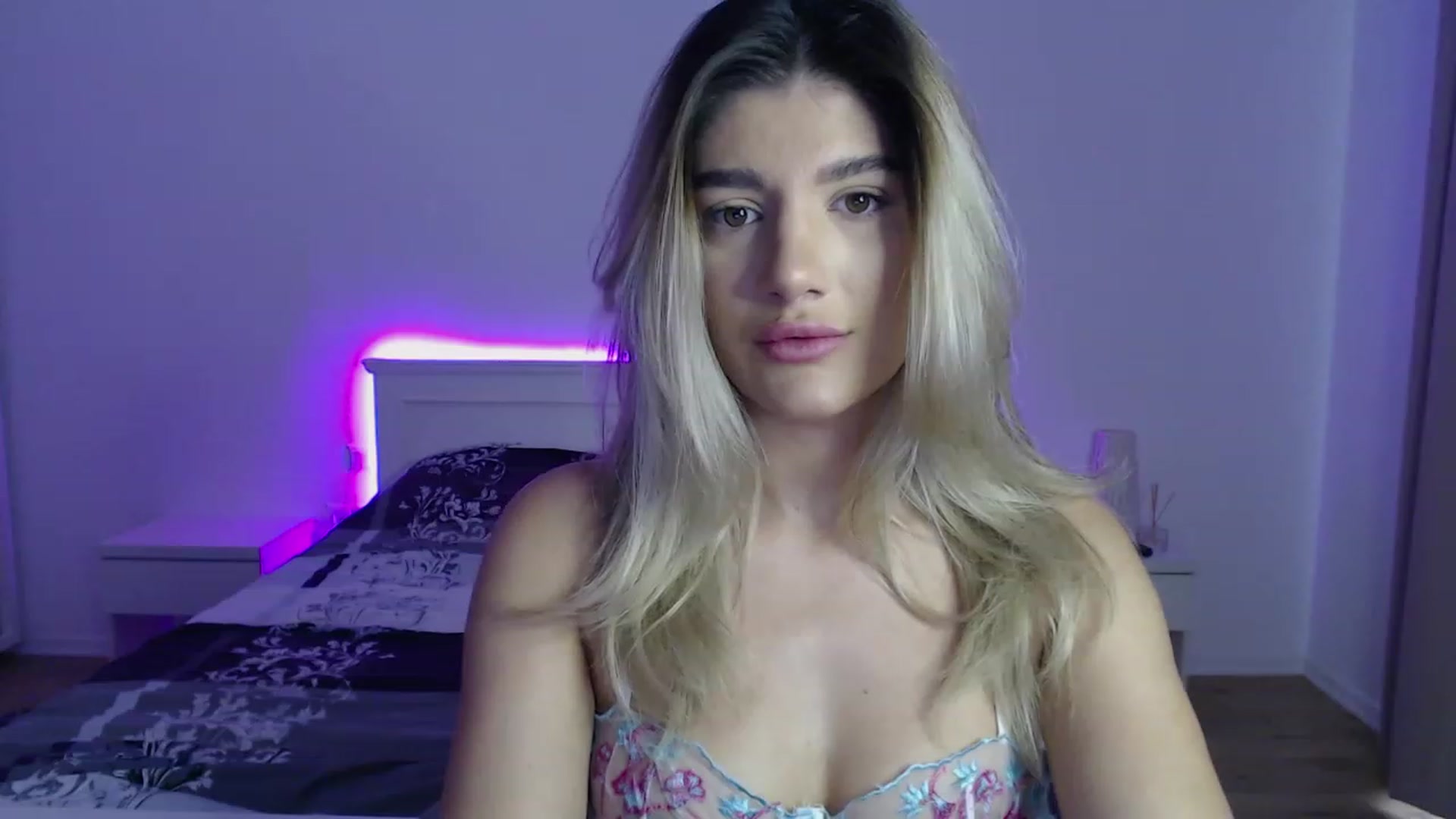 Gallery image thumbnail from AngelaFaye's myfreecams stream on, 10/20/2023, 08:52 image 13 of 20