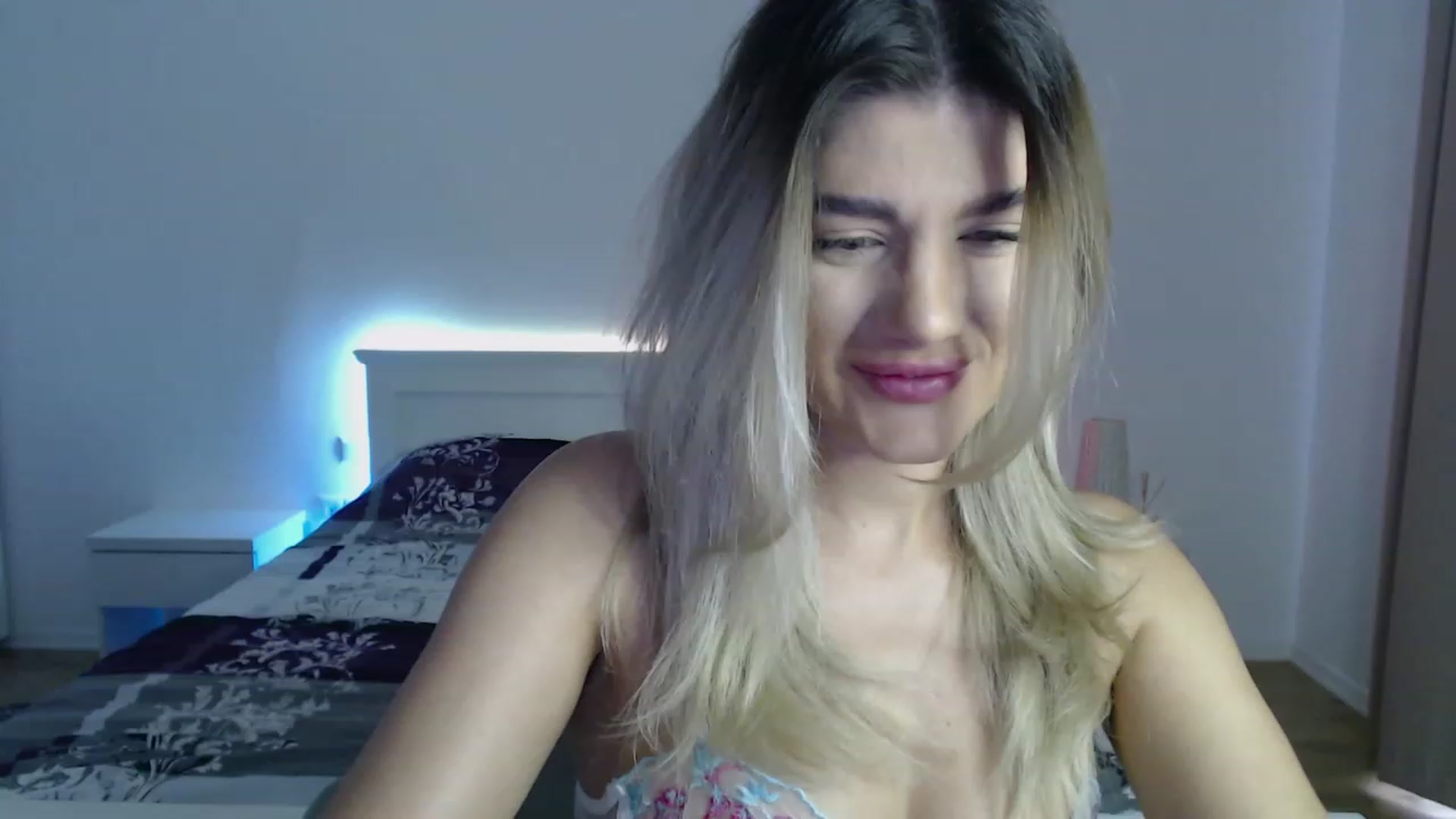 Gallery image thumbnail from AngelaFaye's myfreecams stream on, 10/20/2023, 08:52 image 2 of 20