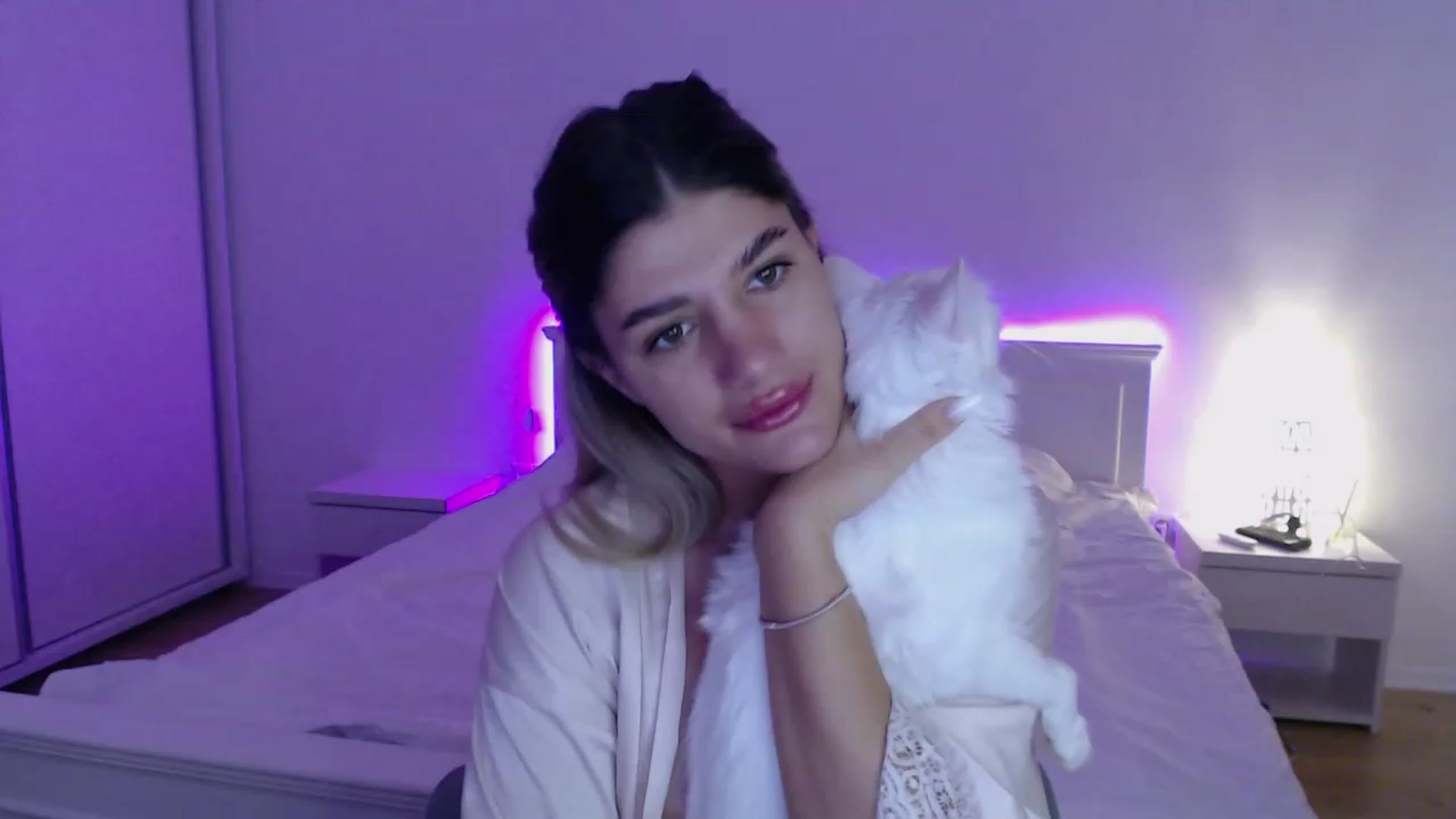 Gallery image thumbnail from AngelaFaye's myfreecams stream on, 10/23/2023, 10:05 image 4 of 20