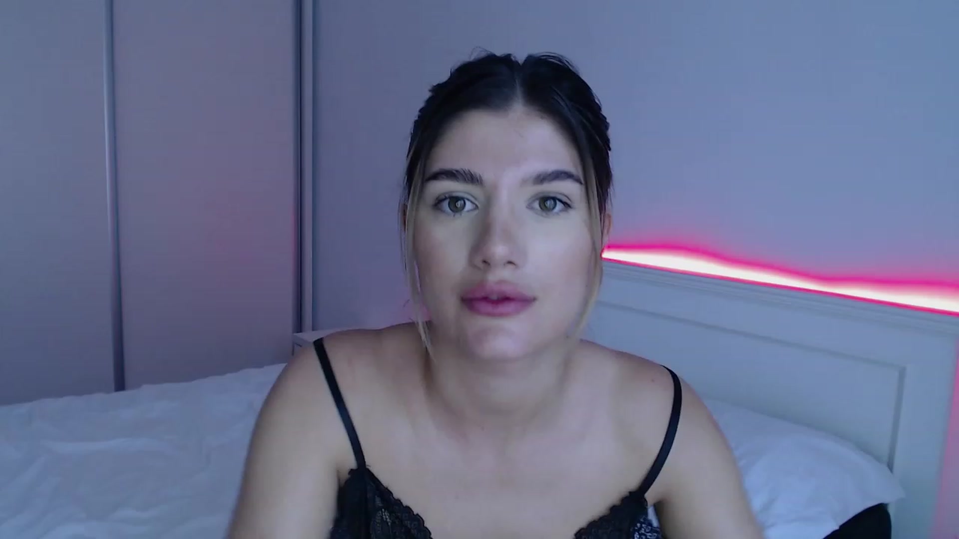 Gallery image thumbnail from AngelaFaye's myfreecams stream on, 10/24/2023, 14:21 image 12 of 20