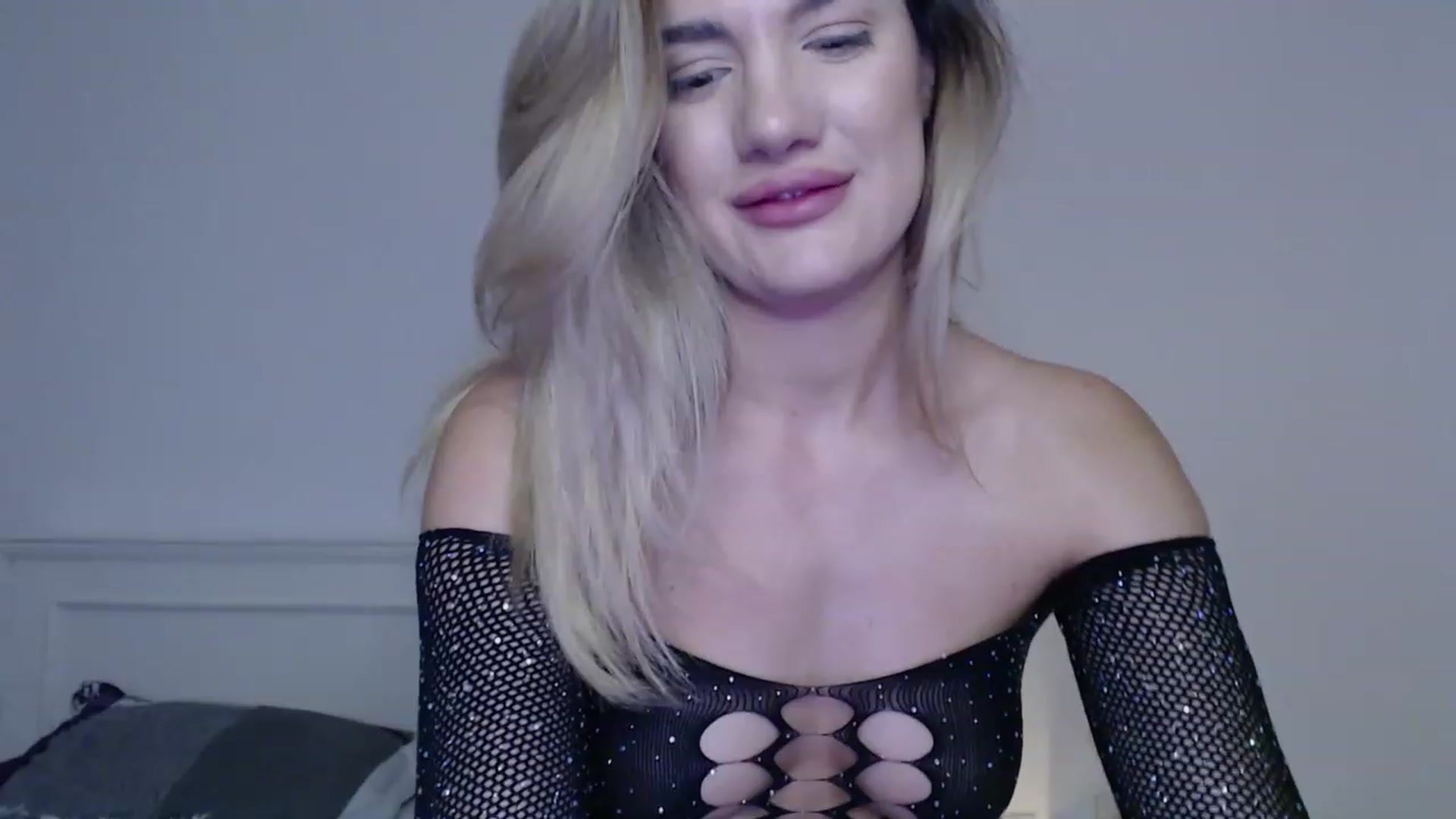 Gallery image thumbnail from AngelaFaye's myfreecams stream on, 11/08/2023, 18:01 image 10 of 20