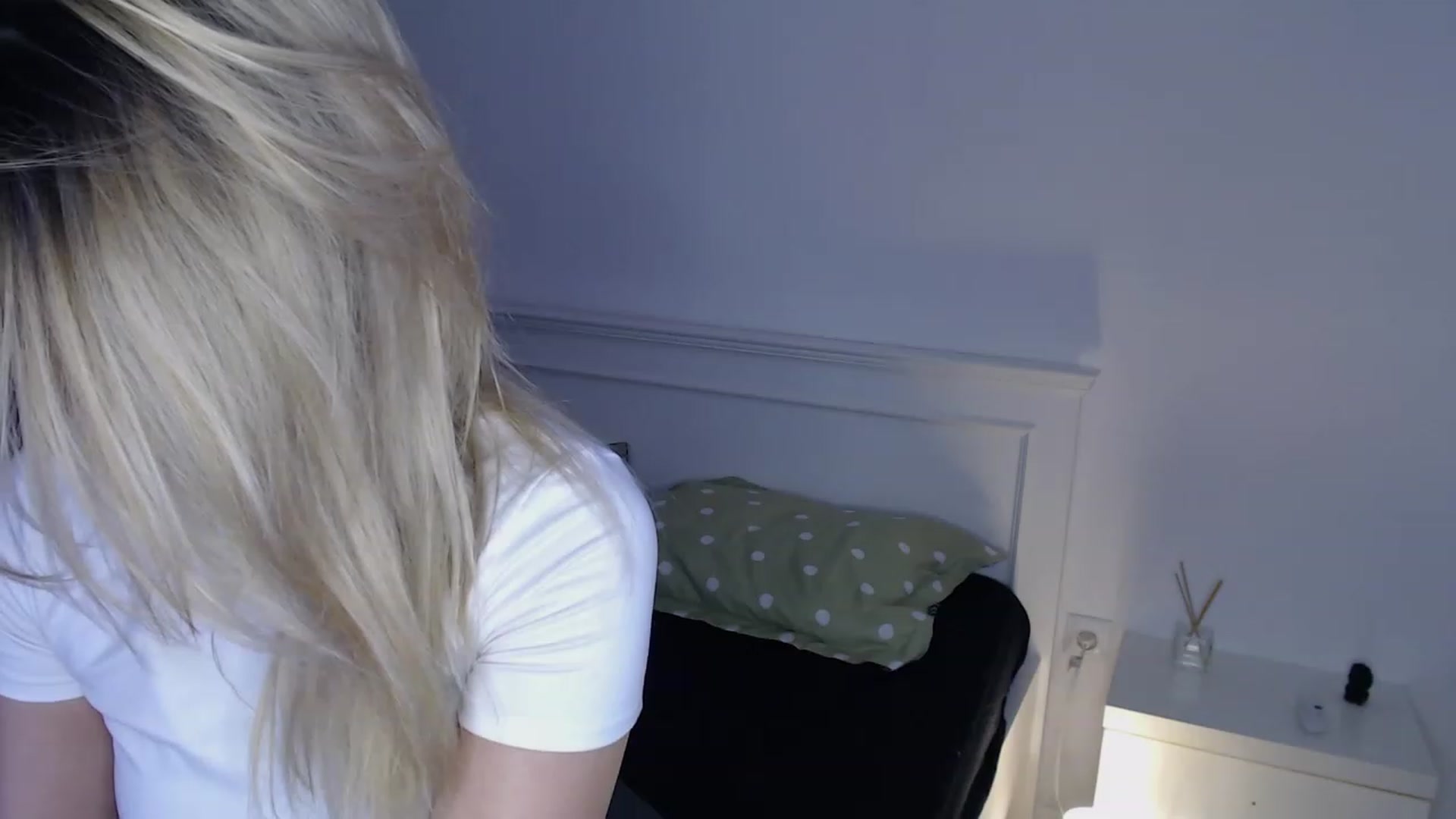 Gallery image thumbnail from AngelaFaye's myfreecams stream on, 11/14/2023, 08:02 image 8 of 20