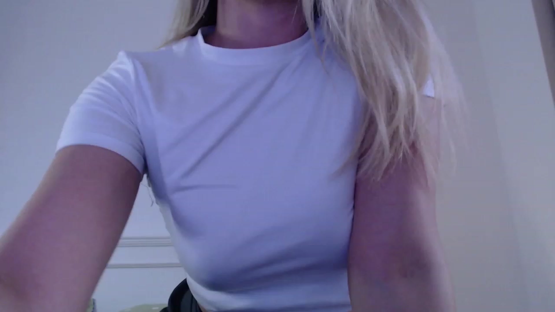 Gallery image thumbnail from AngelaFaye's myfreecams stream on, 11/14/2023, 08:02 image 6 of 20