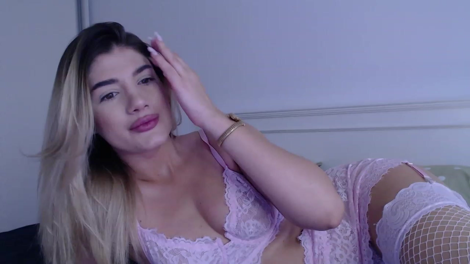 Gallery image thumbnail from AngelaFaye's myfreecams stream on, 11/16/2023, 08:12 image 13 of 20
