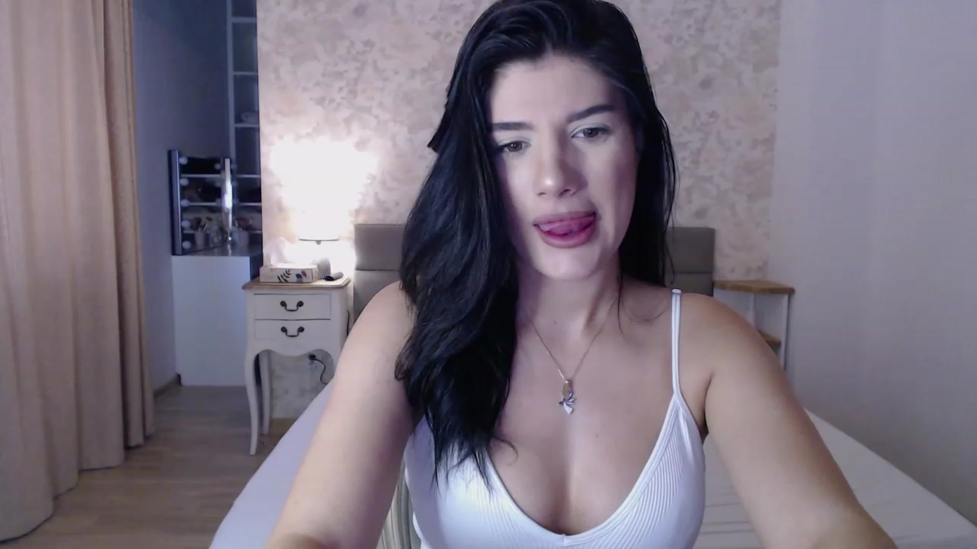 Gallery image thumbnail from AngelaFaye's myfreecams stream on, 12/08/2023, 09:17 image 5 of 20