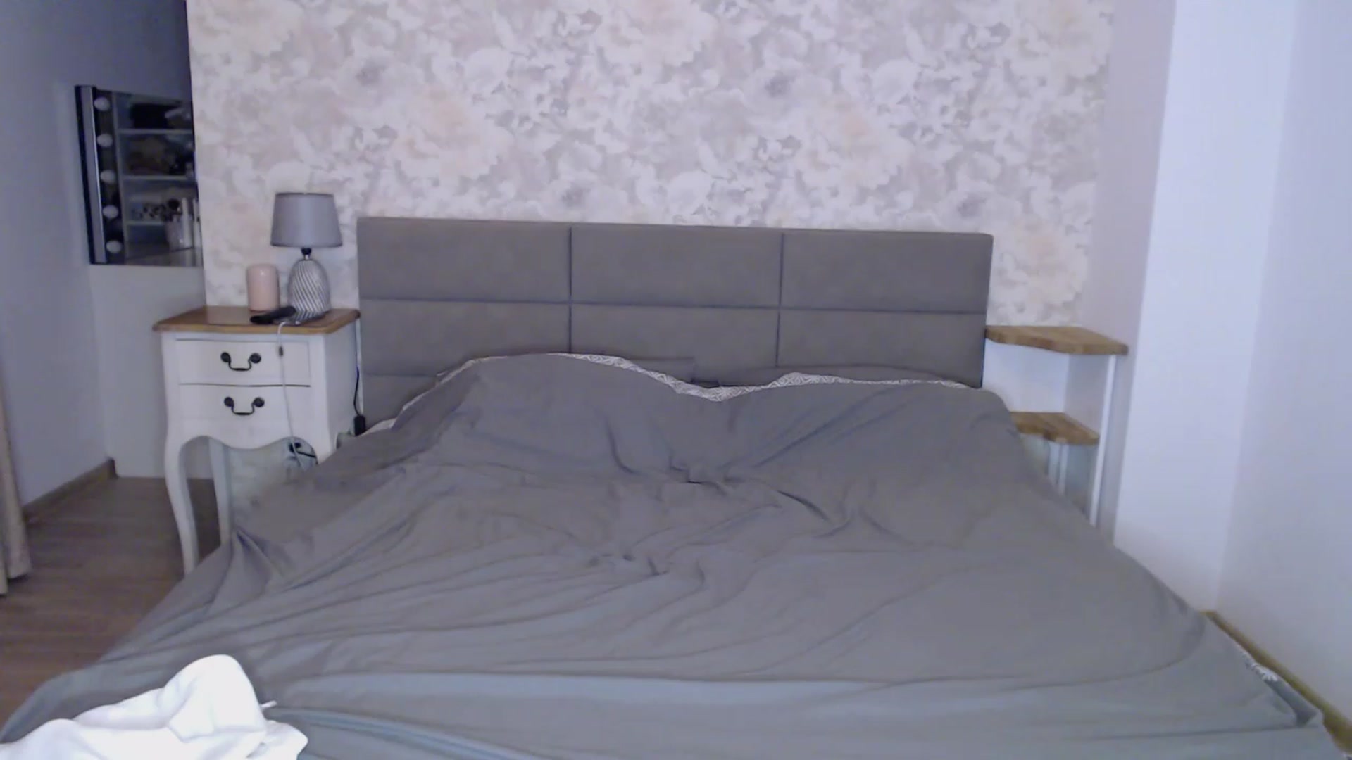 Gallery image thumbnail from AngelaFaye's myfreecams stream on, 12/18/2023, 17:24 image 17 of 20