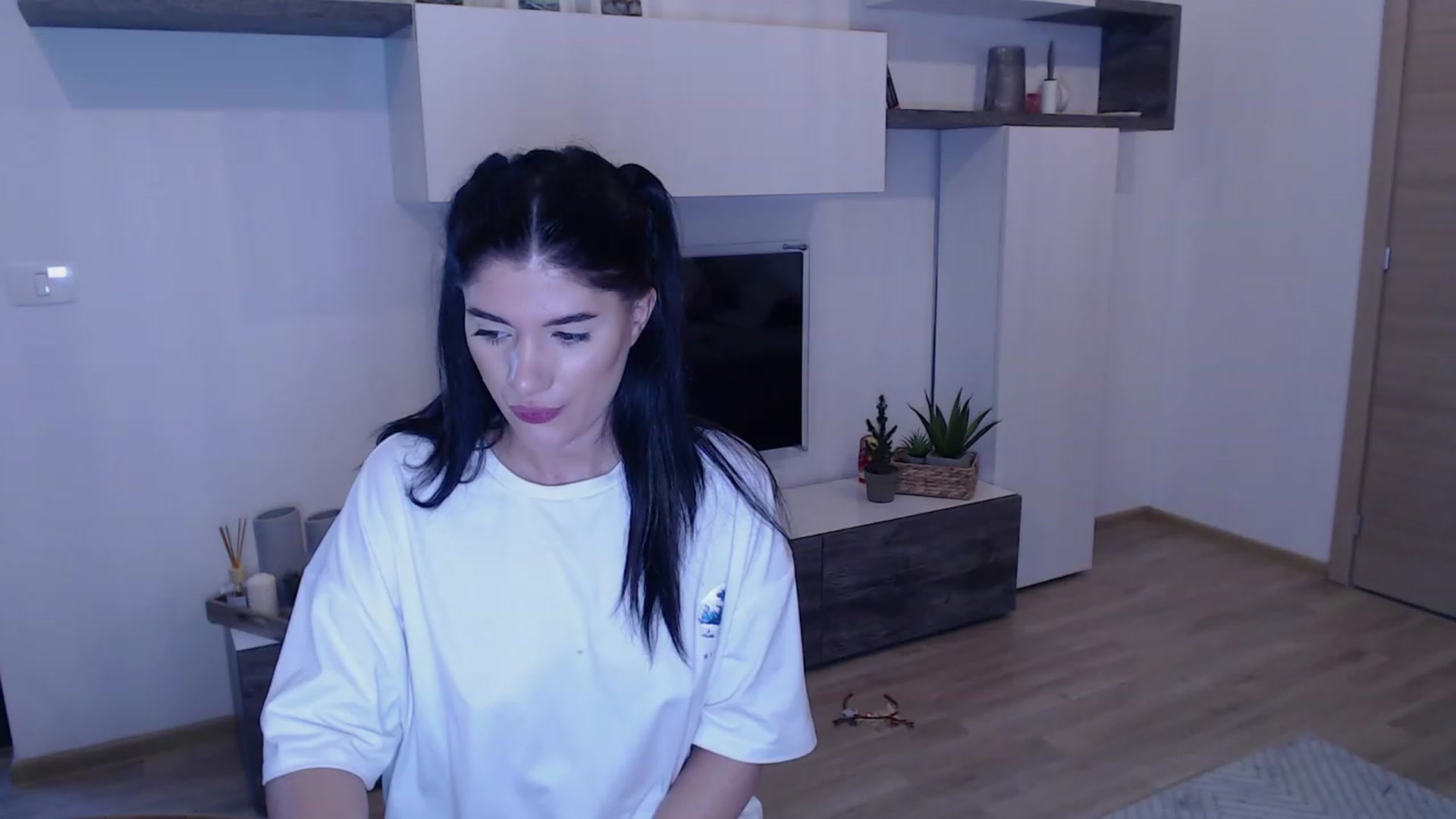 Gallery image thumbnail from AngelaFaye's myfreecams stream on, 12/27/2023, 14:36 image 2 of 20