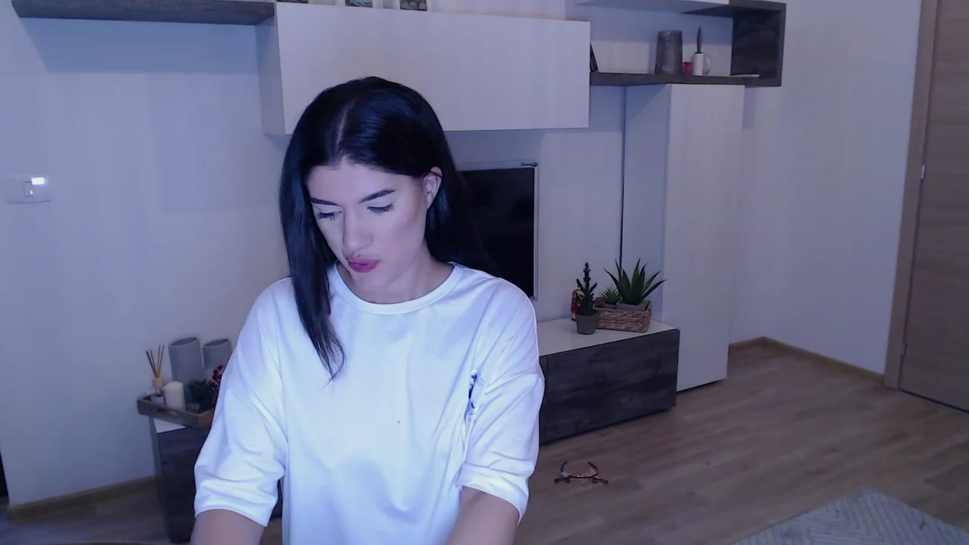 Gallery image thumbnail from AngelaFaye's myfreecams stream on, 12/27/2023, 14:36 image 6 of 20