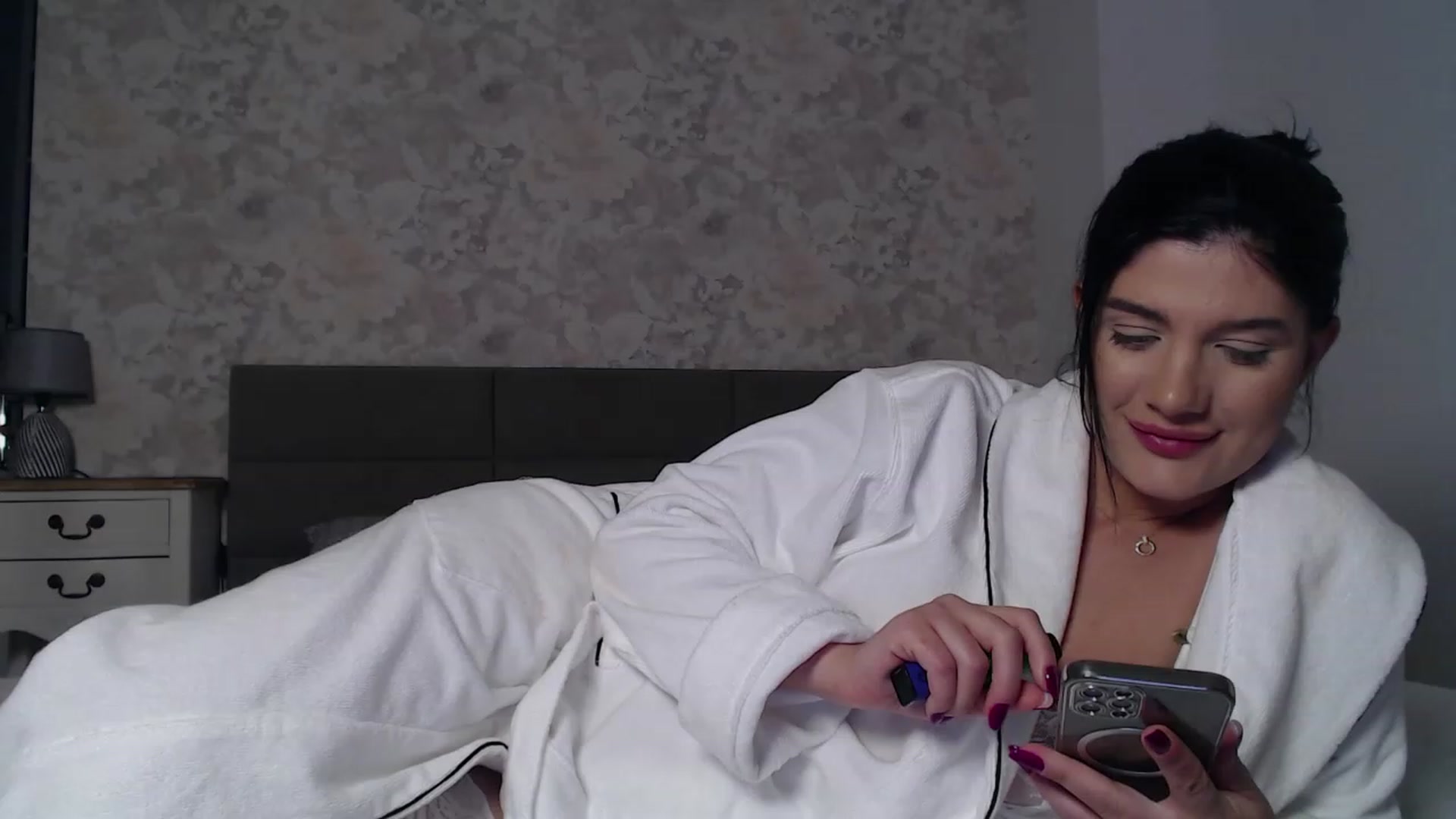 Gallery image thumbnail from AngelaFaye's myfreecams stream on, 01/03/2024, 17:44 image 8 of 20