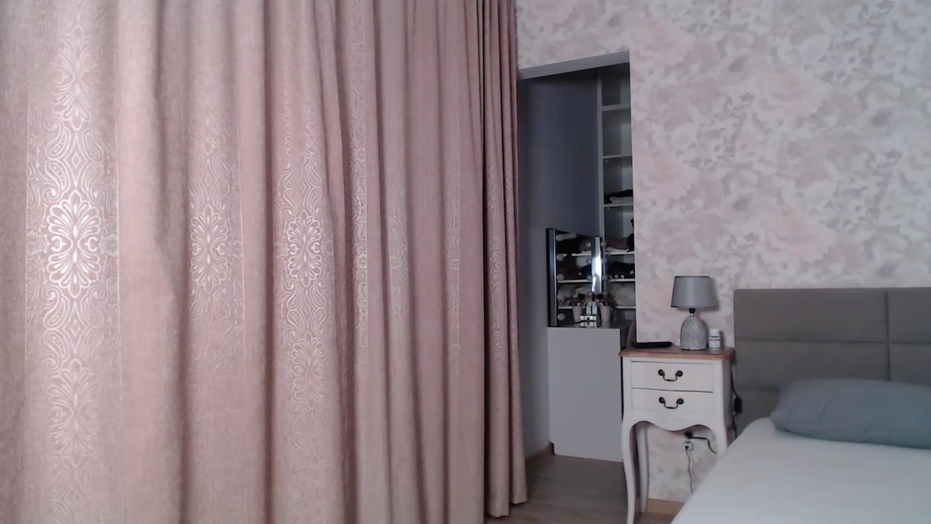 Gallery image thumbnail from AngelaFaye's myfreecams stream on, 01/08/2024, 18:12 image 4 of 20