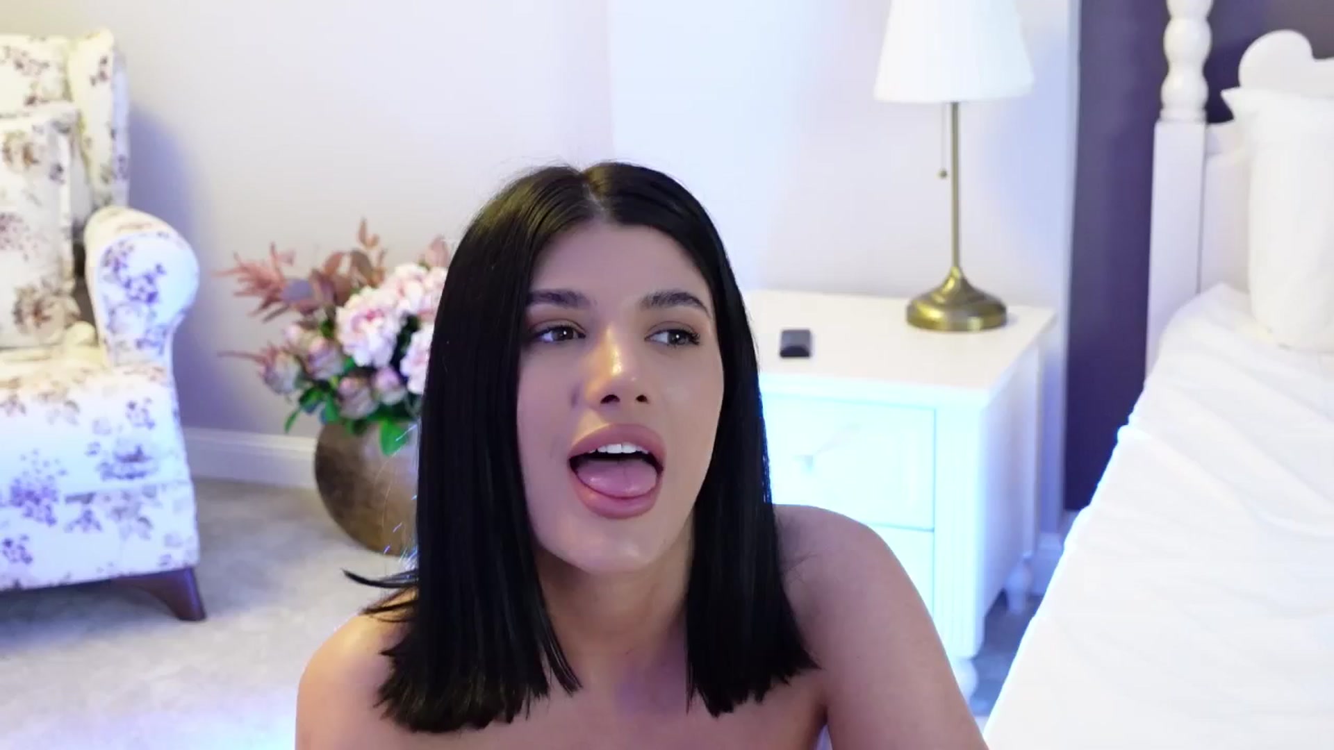 Gallery image thumbnail from AngelaFaye's myfreecams stream on, 05/10/2024, 11:26 image 7 of 20
