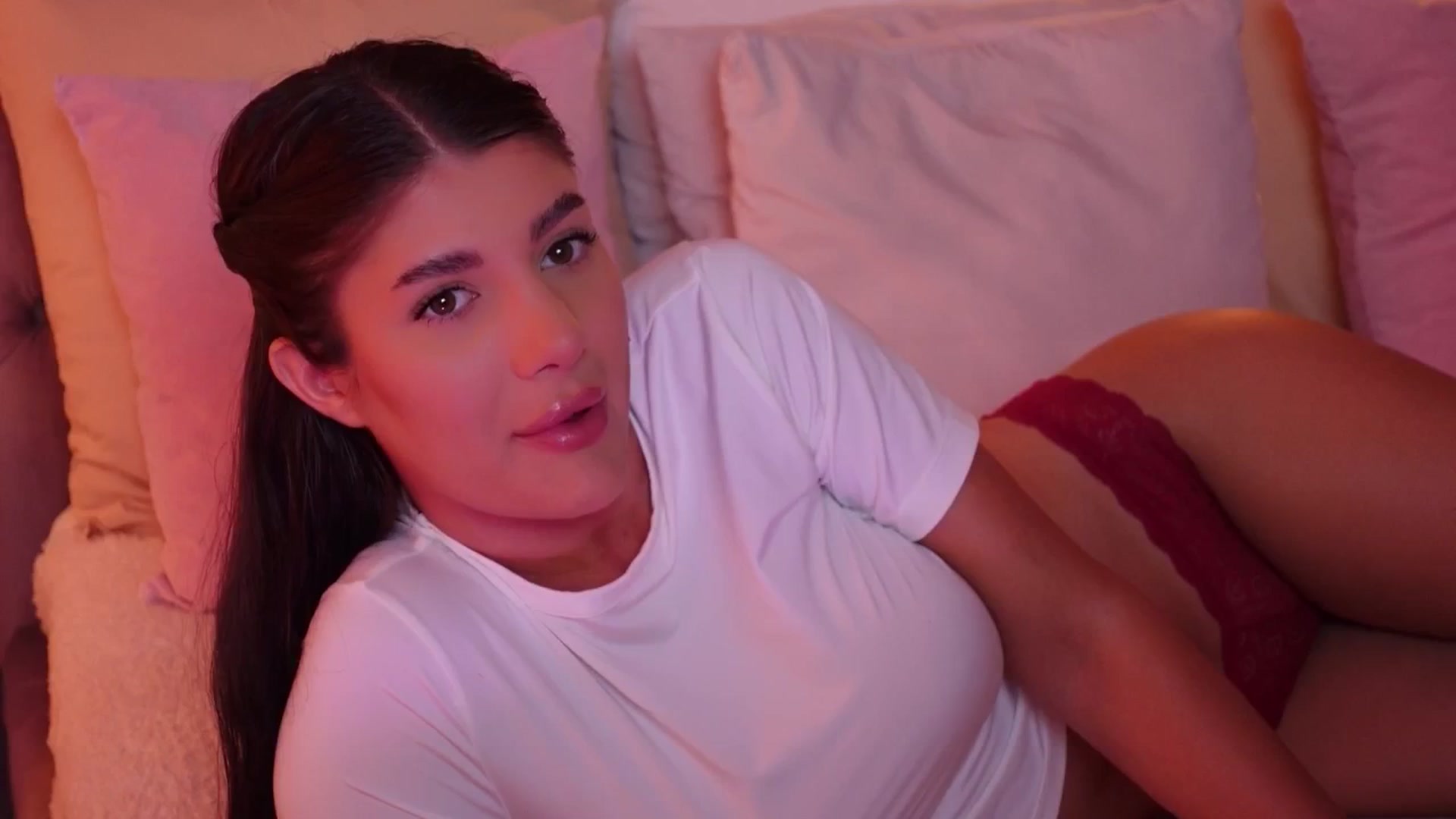 Gallery image thumbnail from AngelaFaye's myfreecams stream on, 05/21/2025, 06:42 image 12 of 20