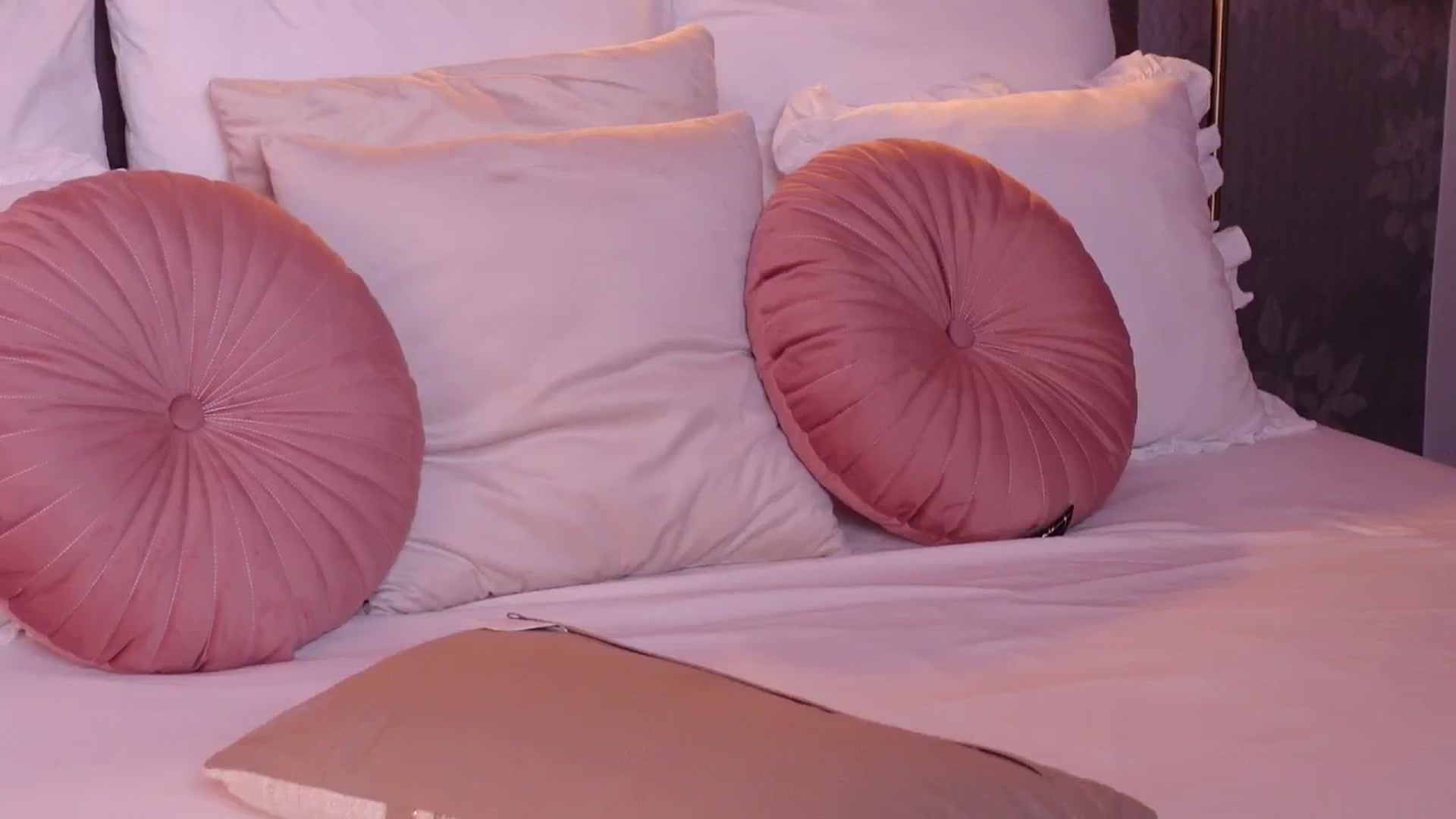 Gallery image thumbnail from AngelaFaye's myfreecams stream on, 07/30/2025, 07:19 image 15 of 20