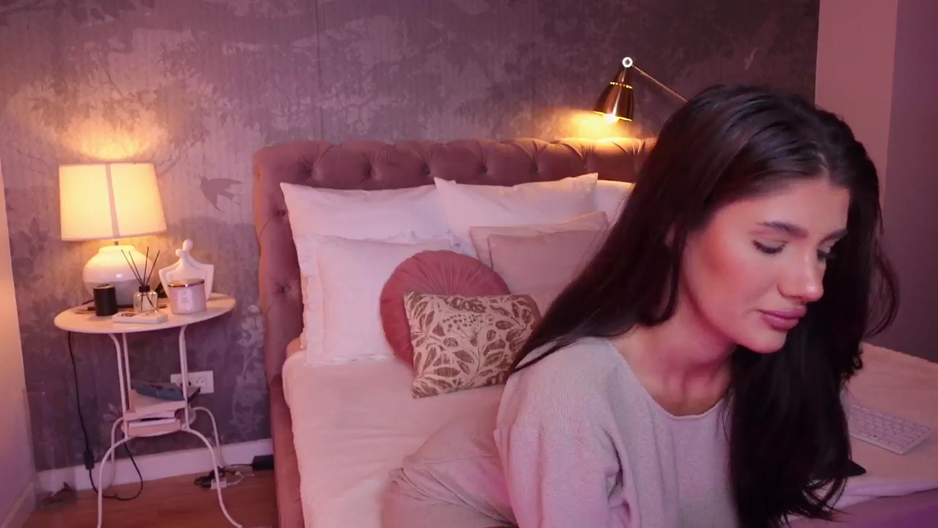 Gallery image thumbnail from AngelaFaye's myfreecams stream on, 08/24/2025, 07:36 image 5 of 20