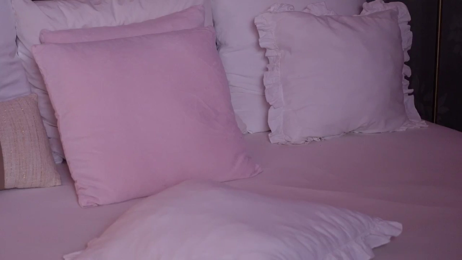 Gallery image thumbnail from AngelaFaye's myfreecams stream on, 01/10/2026, 10:01 image 13 of 20