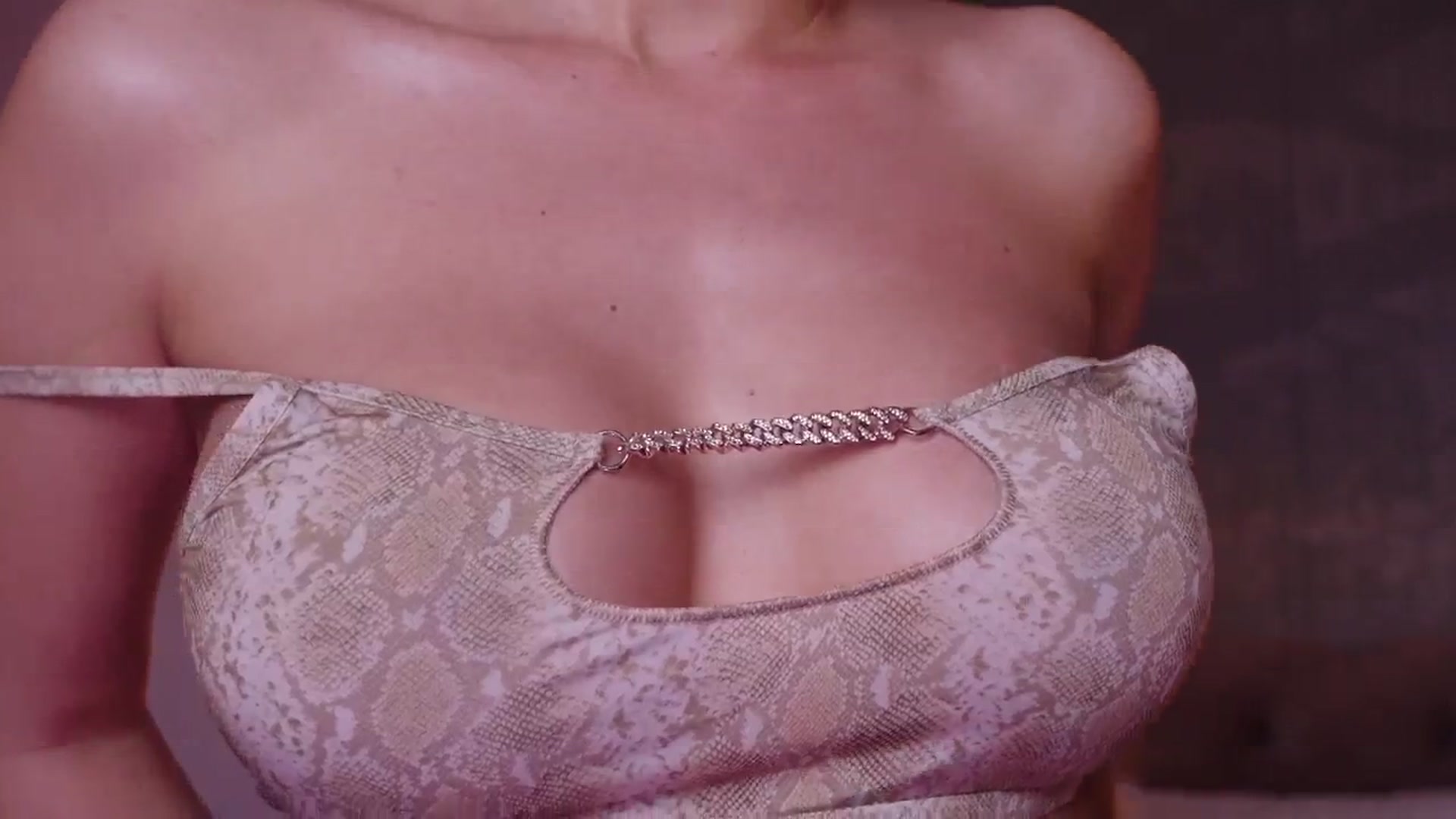 Gallery image thumbnail from AngelaFaye's myfreecams stream on, 03/10/2026, 11:03 image 10 of 20